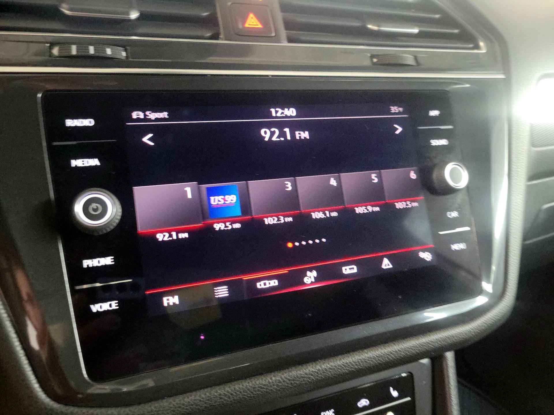 Thumbnail: 2022 Volkswagen Tiguan - 15