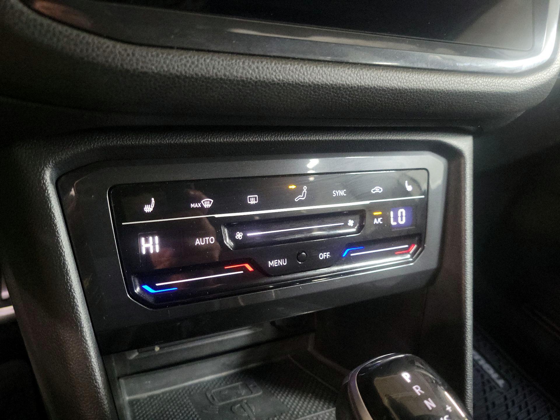 Thumbnail: 2022 Volkswagen Tiguan - 16