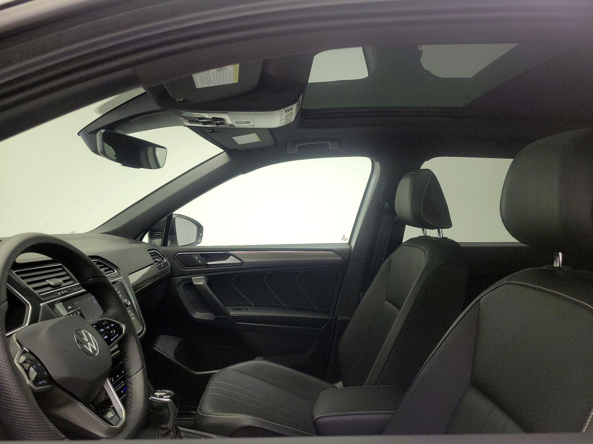Thumbnail: 2022 Volkswagen Tiguan - 19