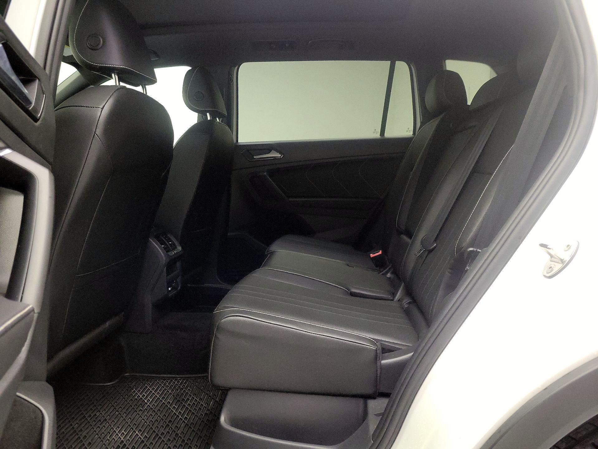 Thumbnail: 2022 Volkswagen Tiguan - 20