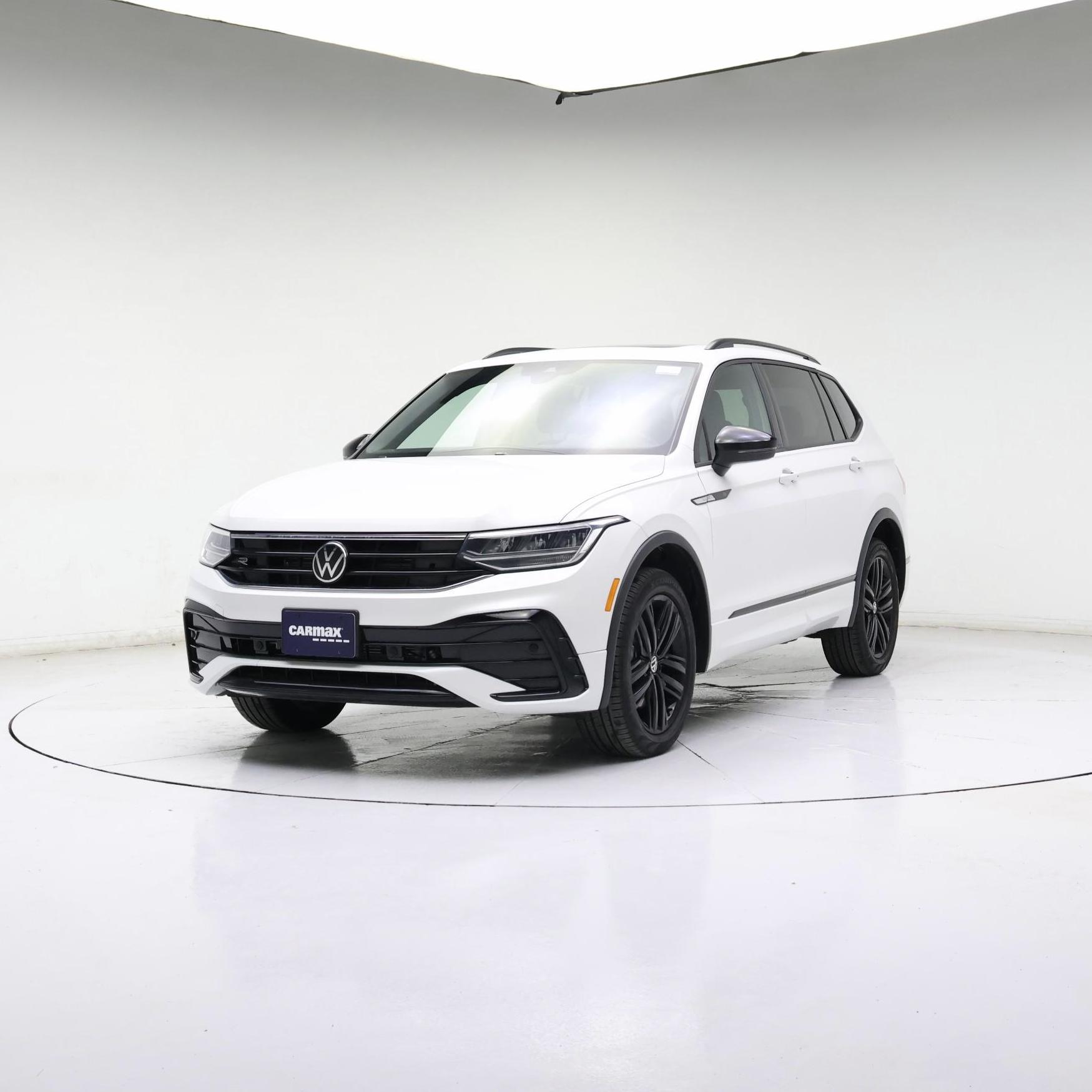 Thumbnail: 2022 Volkswagen Tiguan - 4
