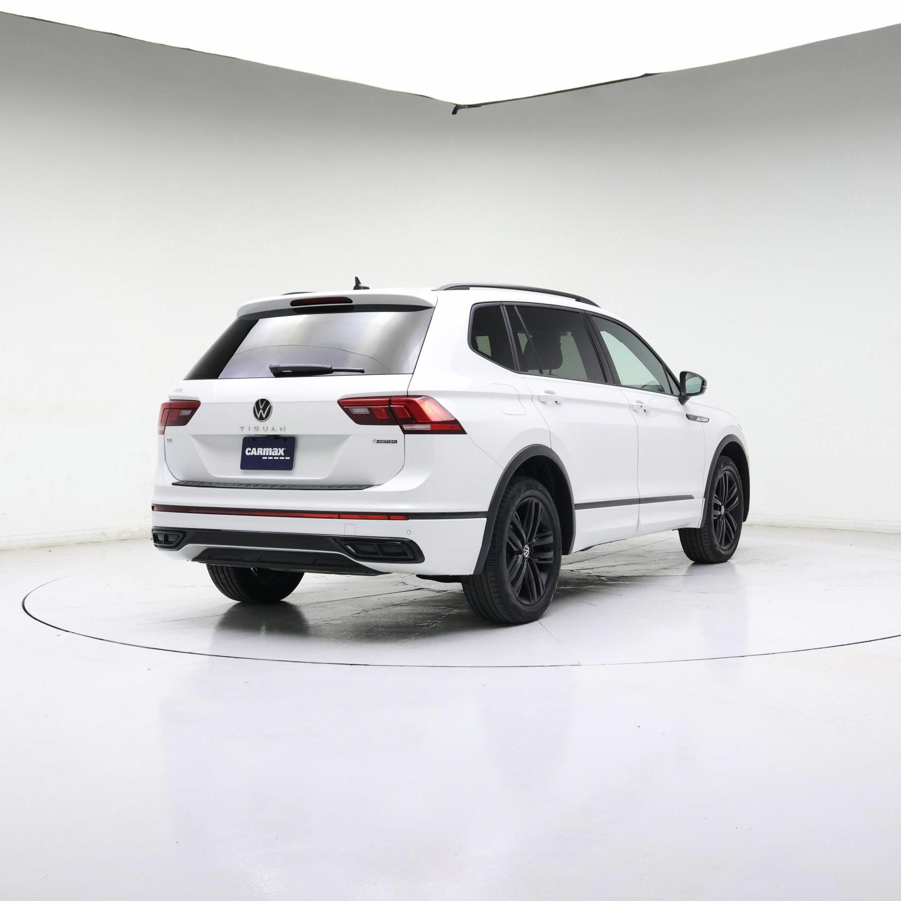 Thumbnail: 2022 Volkswagen Tiguan - 8