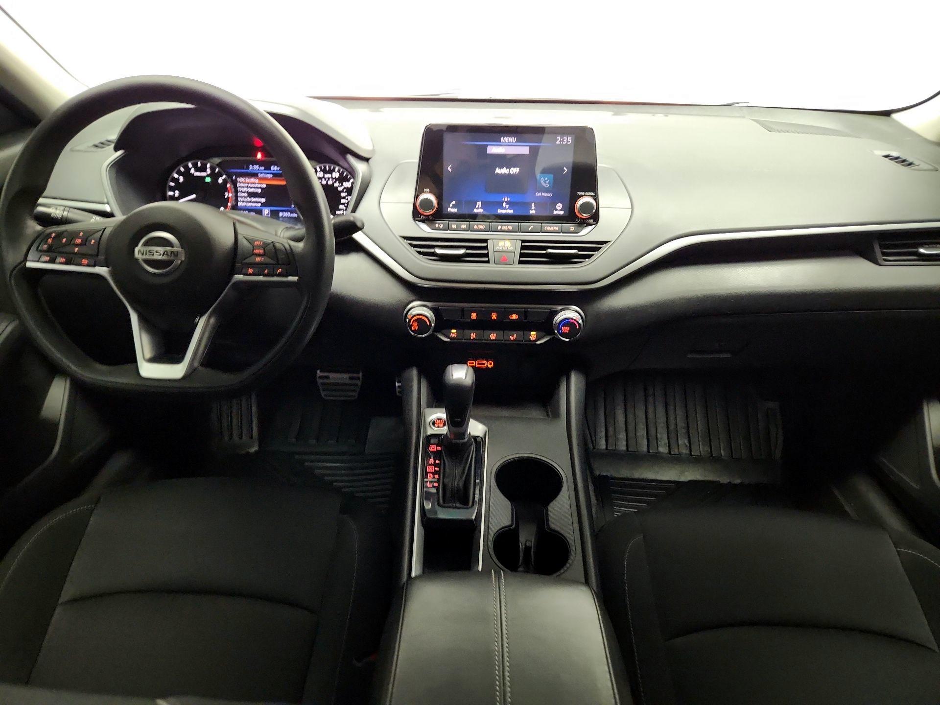 Thumbnail: 2020 Nissan Altima - 9