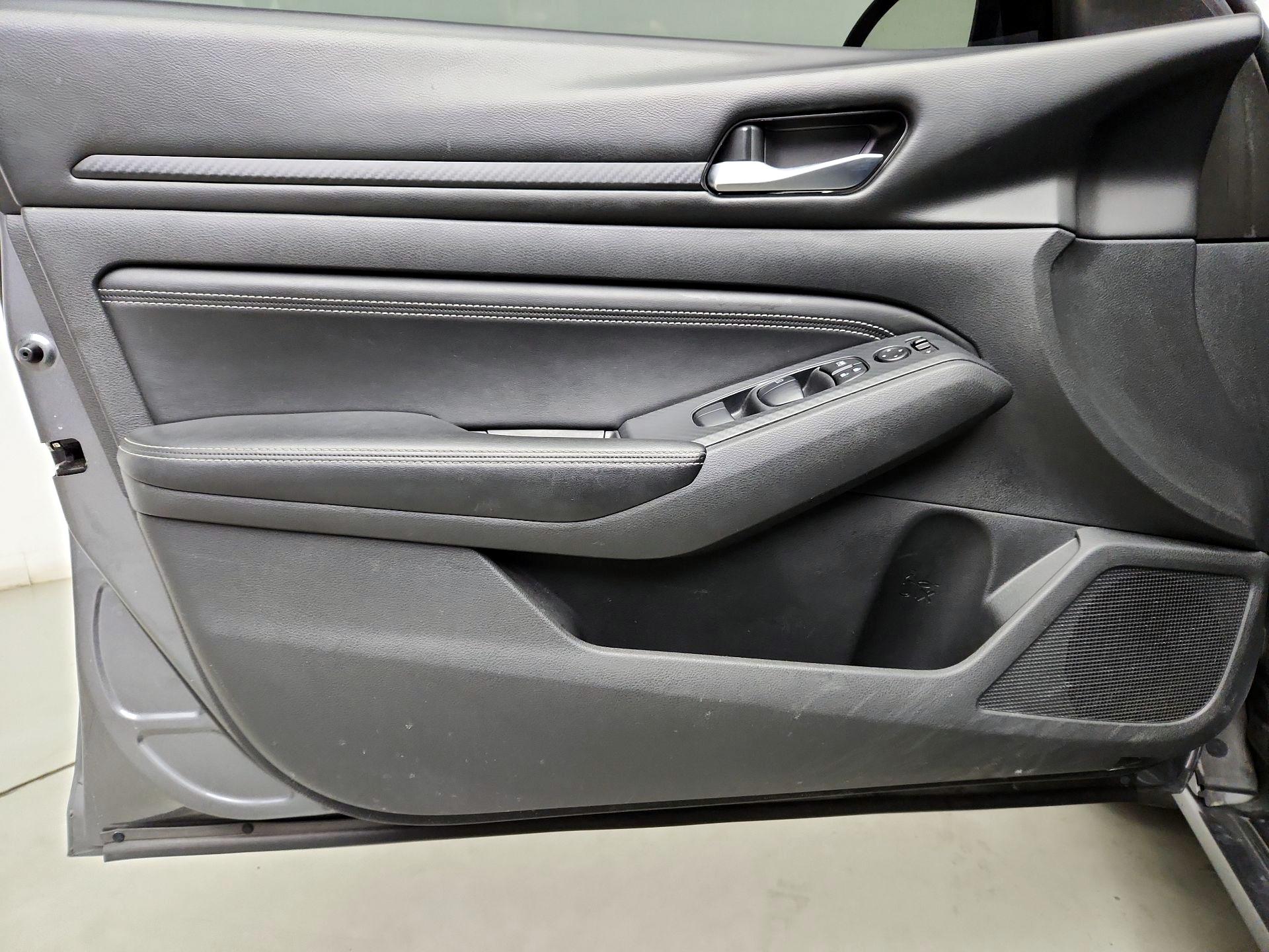 Thumbnail: 2020 Nissan Altima - 12