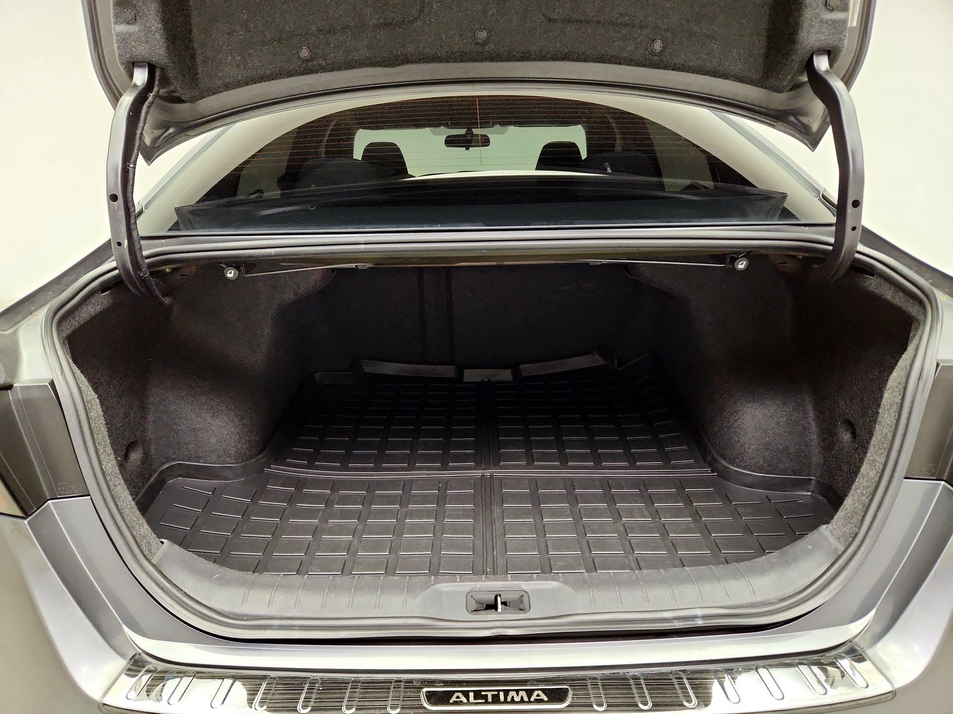 Thumbnail: 2020 Nissan Altima - 20