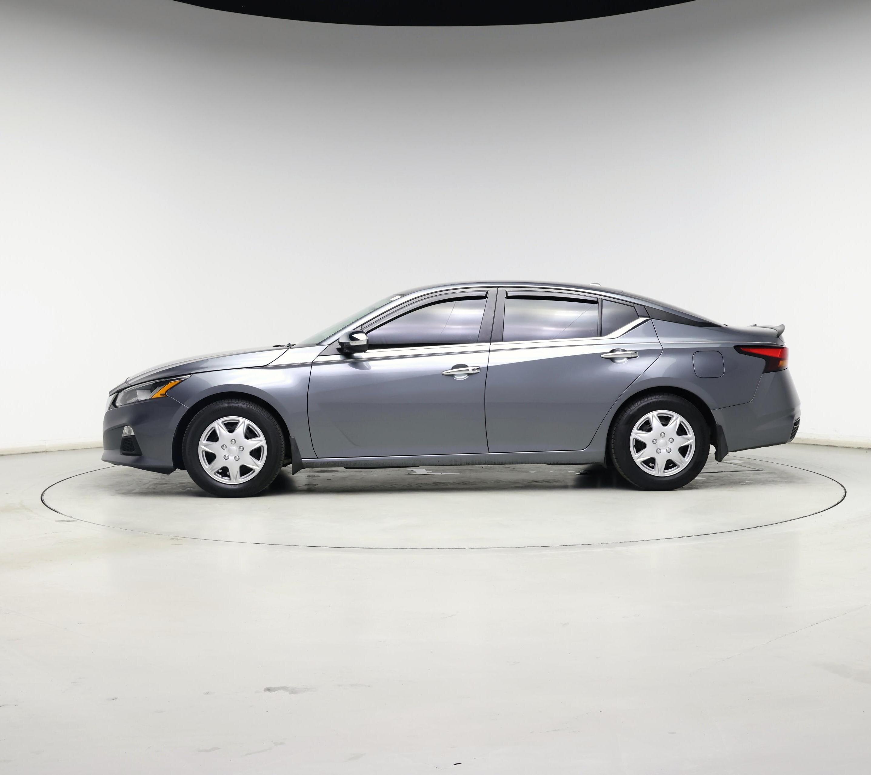 Thumbnail: 2020 Nissan Altima - 3