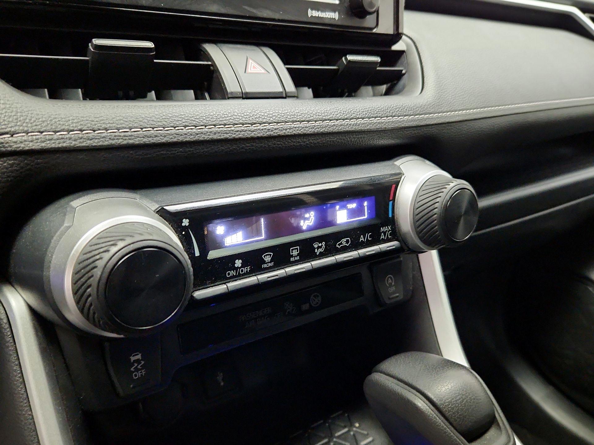 Thumbnail: 2022 Toyota RAV4 - 16