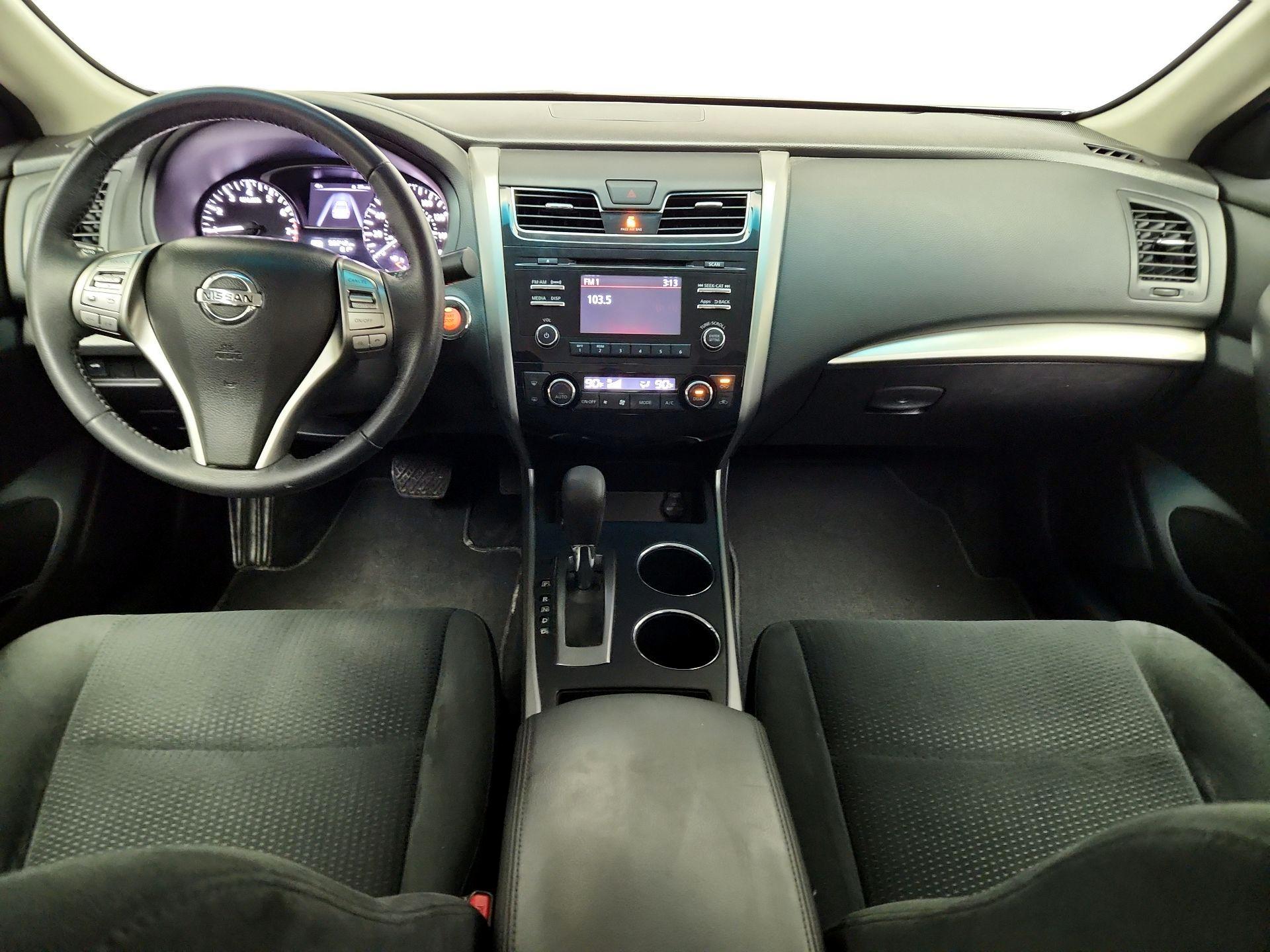 Thumbnail: 2015 Nissan Altima - 9