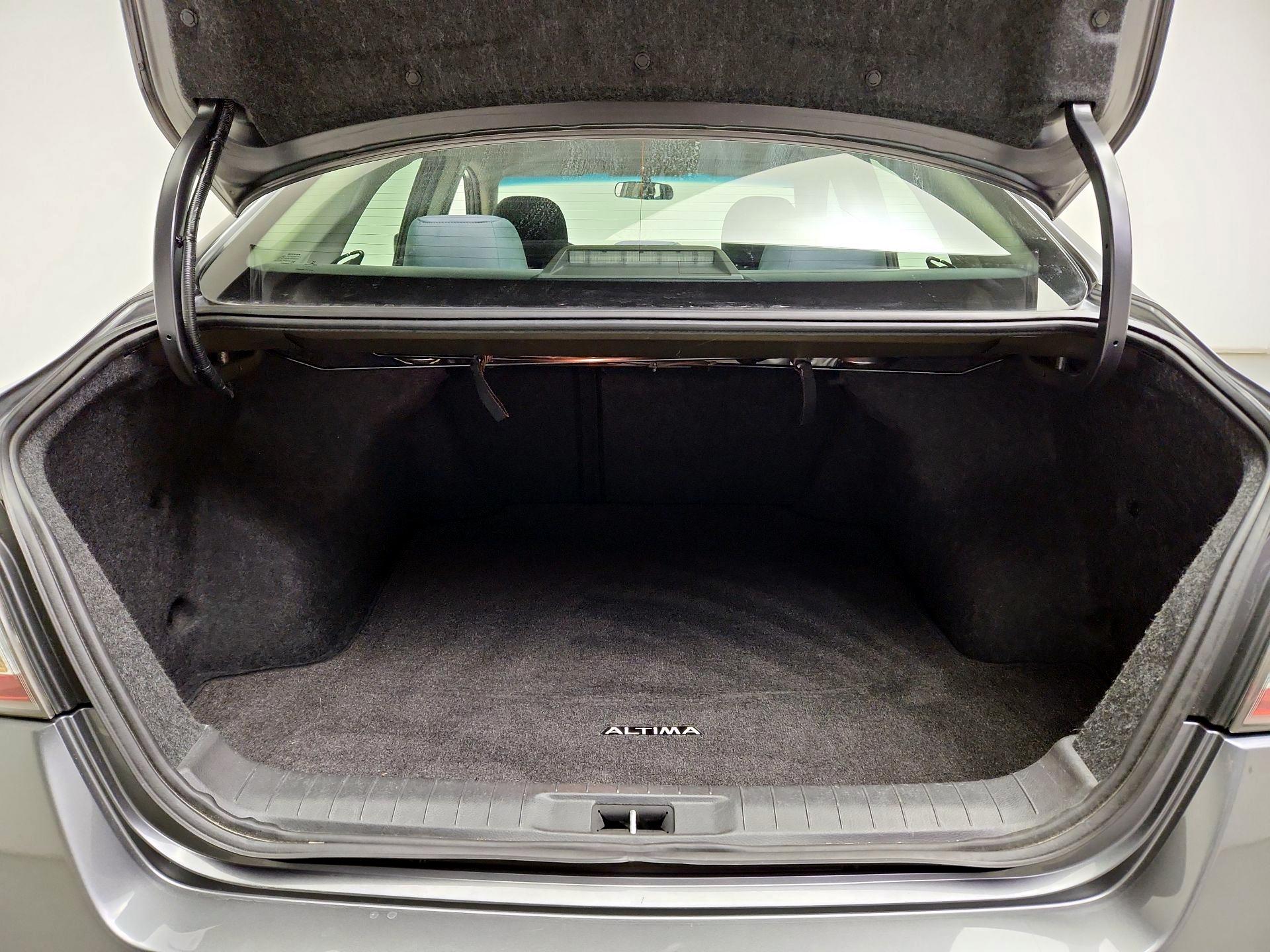 Thumbnail: 2015 Nissan Altima - 20