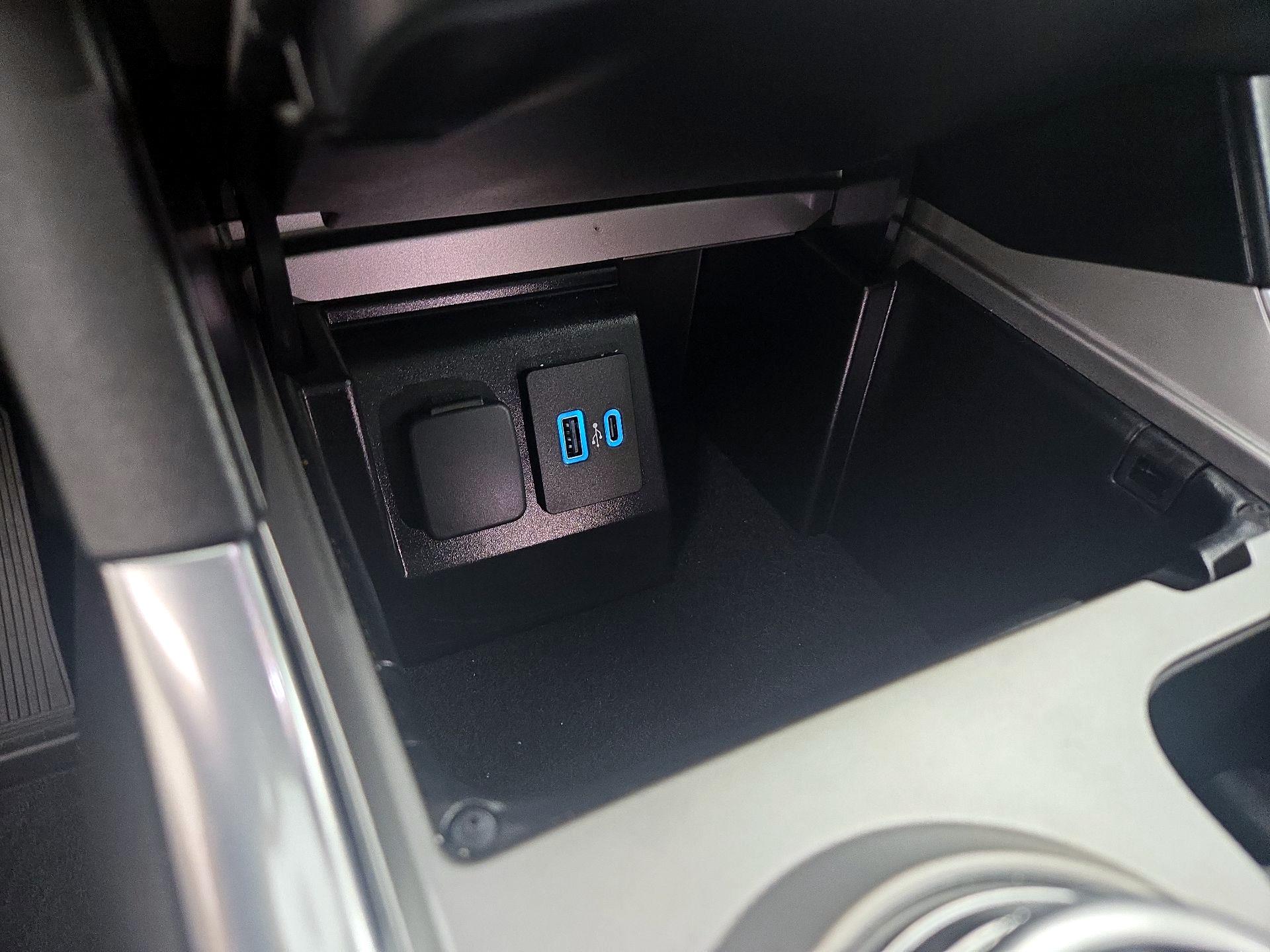 Thumbnail: 2023 Ford Explorer - 19