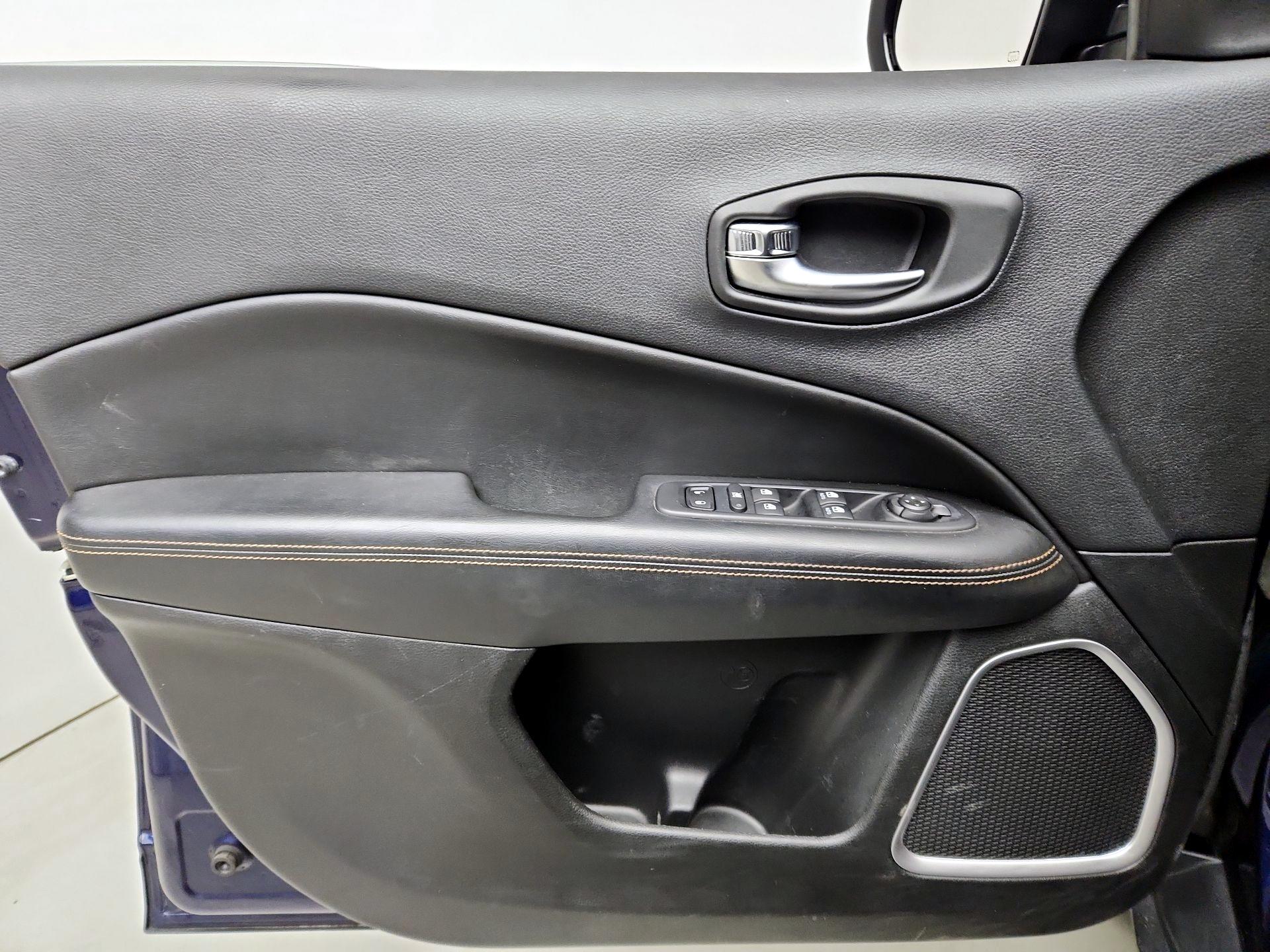 Thumbnail: 2019 Jeep Compass - 12