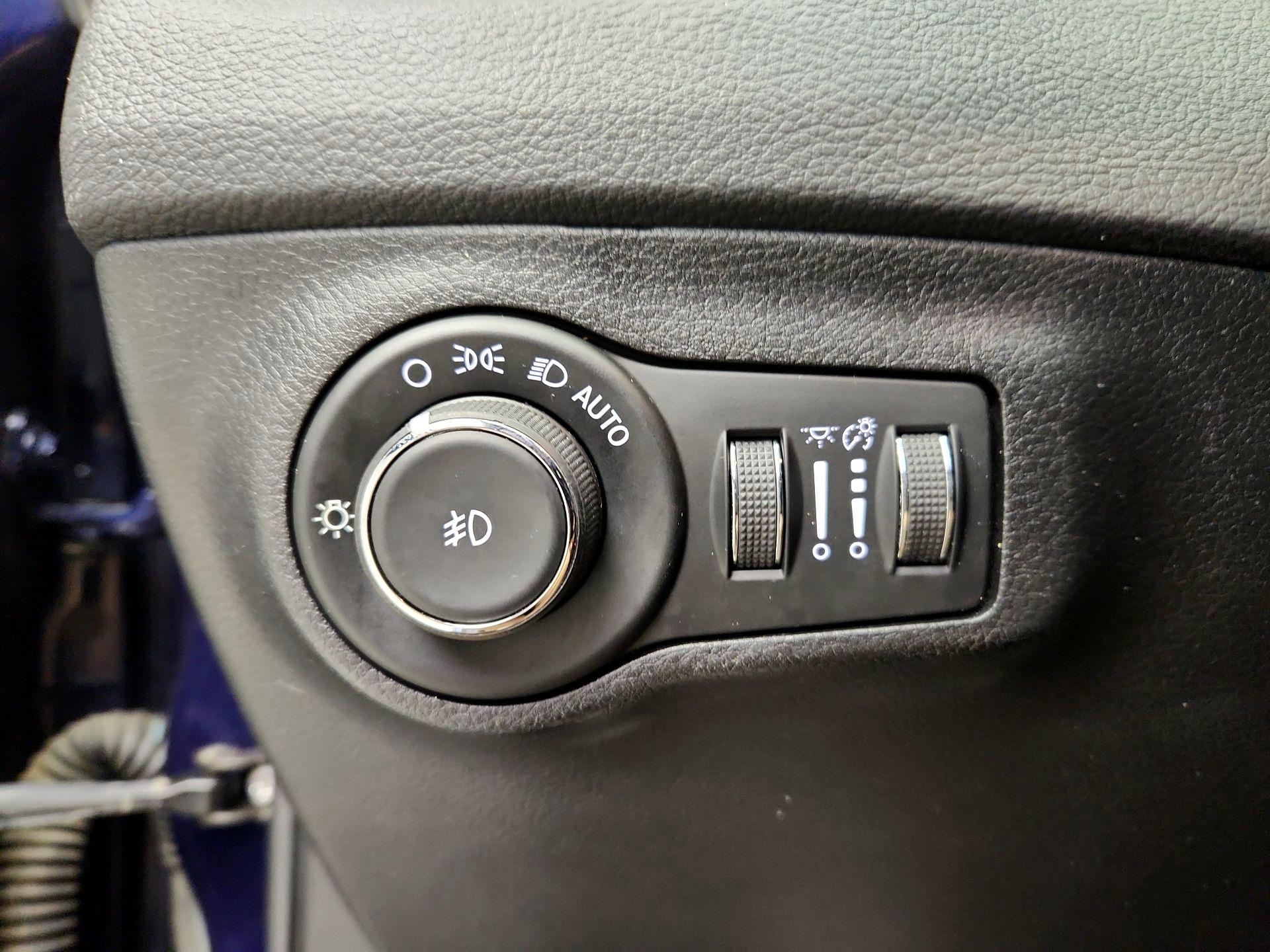 Thumbnail: 2019 Jeep Compass - 13