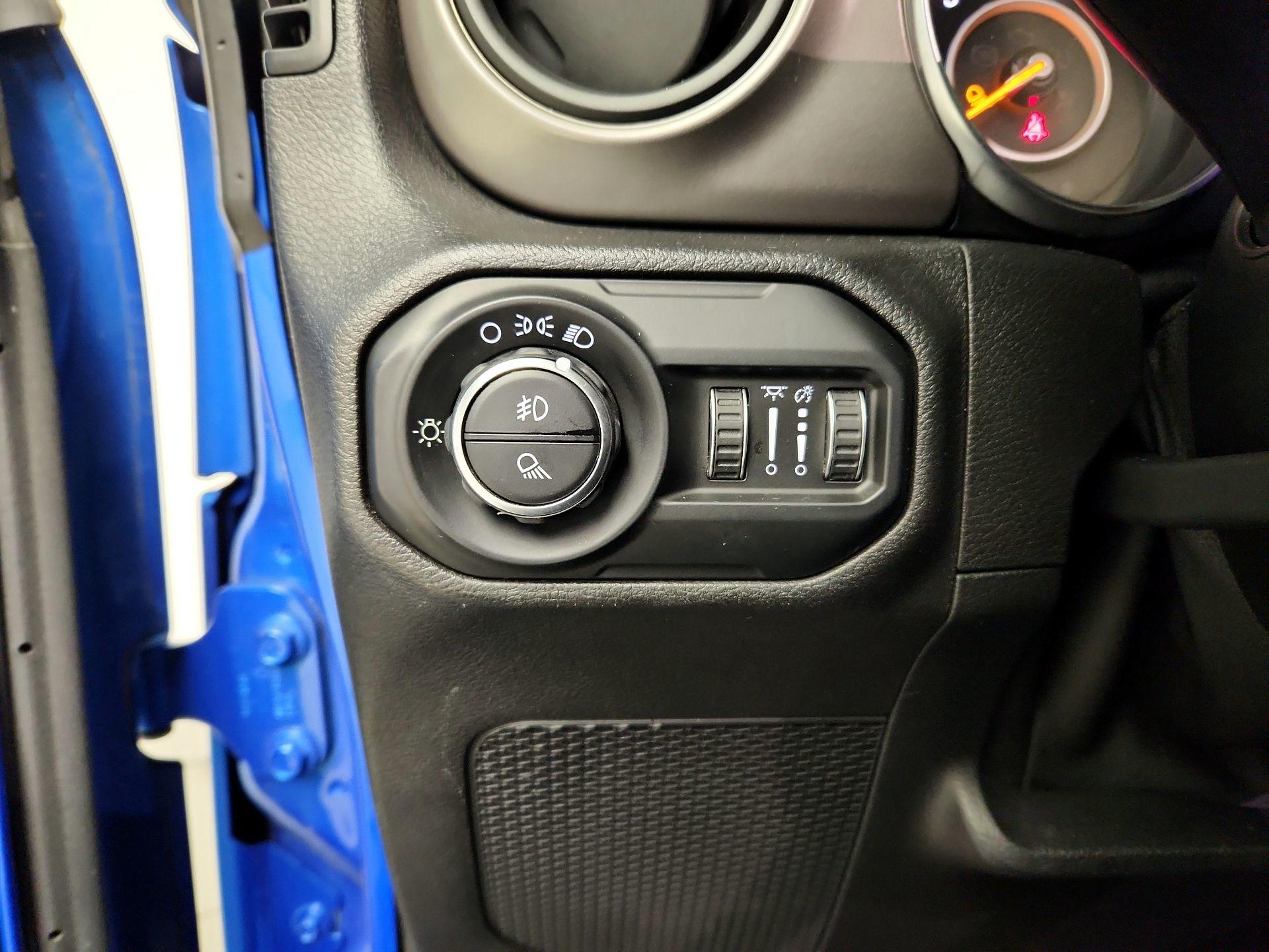 Thumbnail: 2020 Jeep Gladiator - 13