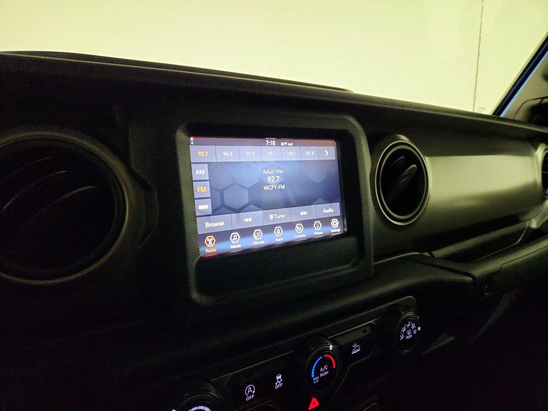 Thumbnail: 2020 Jeep Gladiator - 15