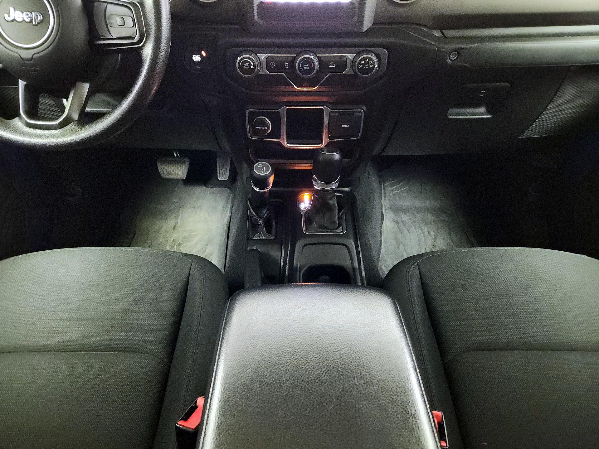 Thumbnail: 2020 Jeep Gladiator - 17