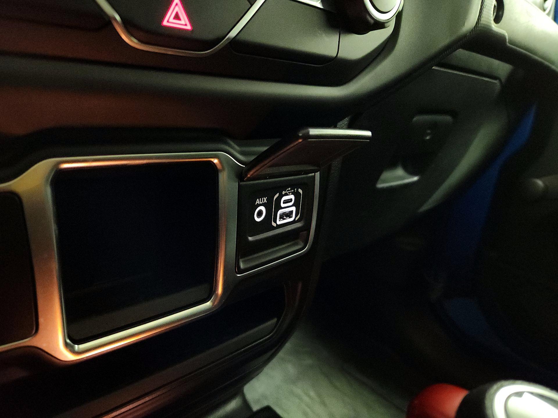 Thumbnail: 2020 Jeep Gladiator - 18