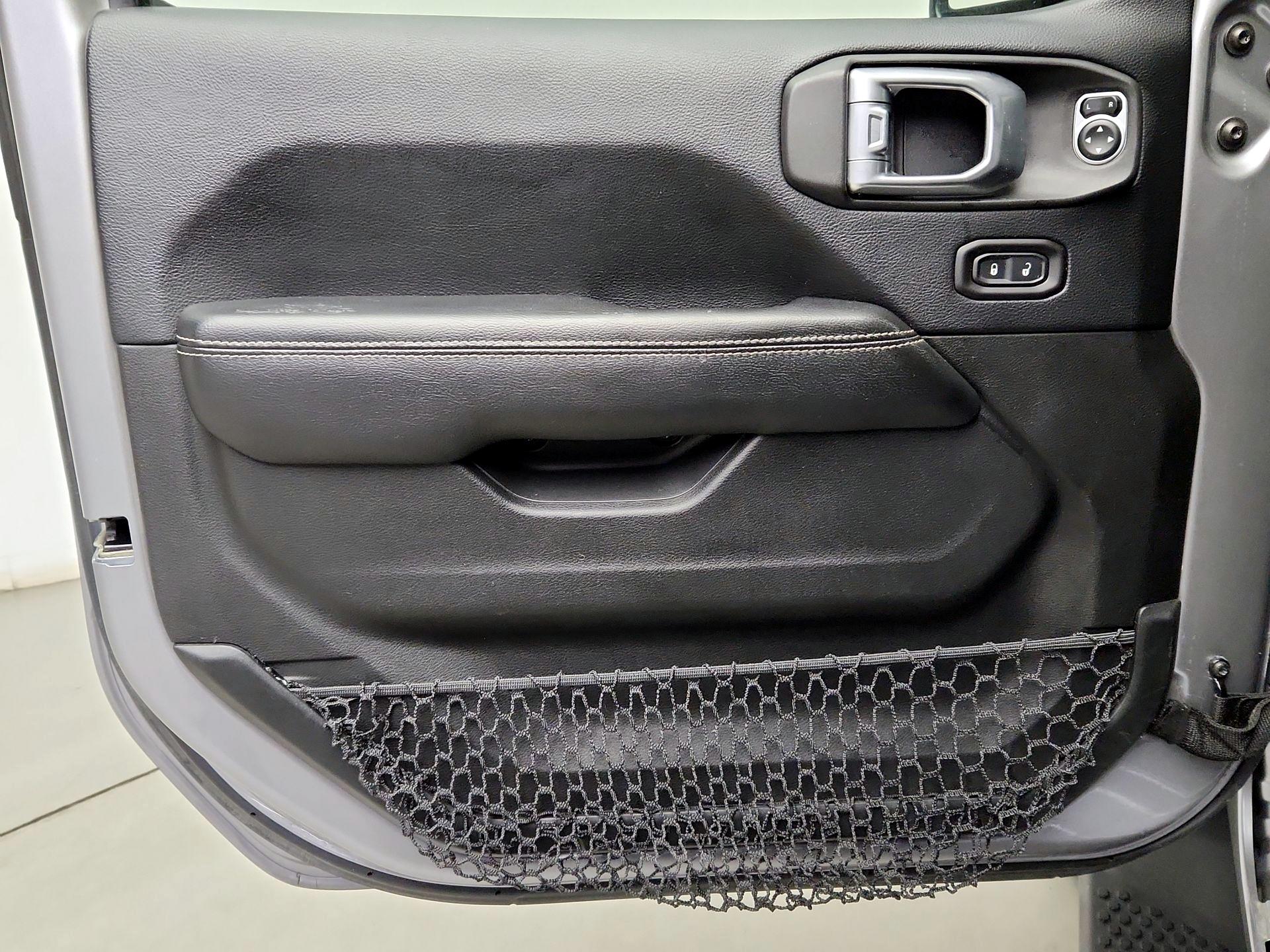 Thumbnail: 2018 Jeep Wrangler - 12