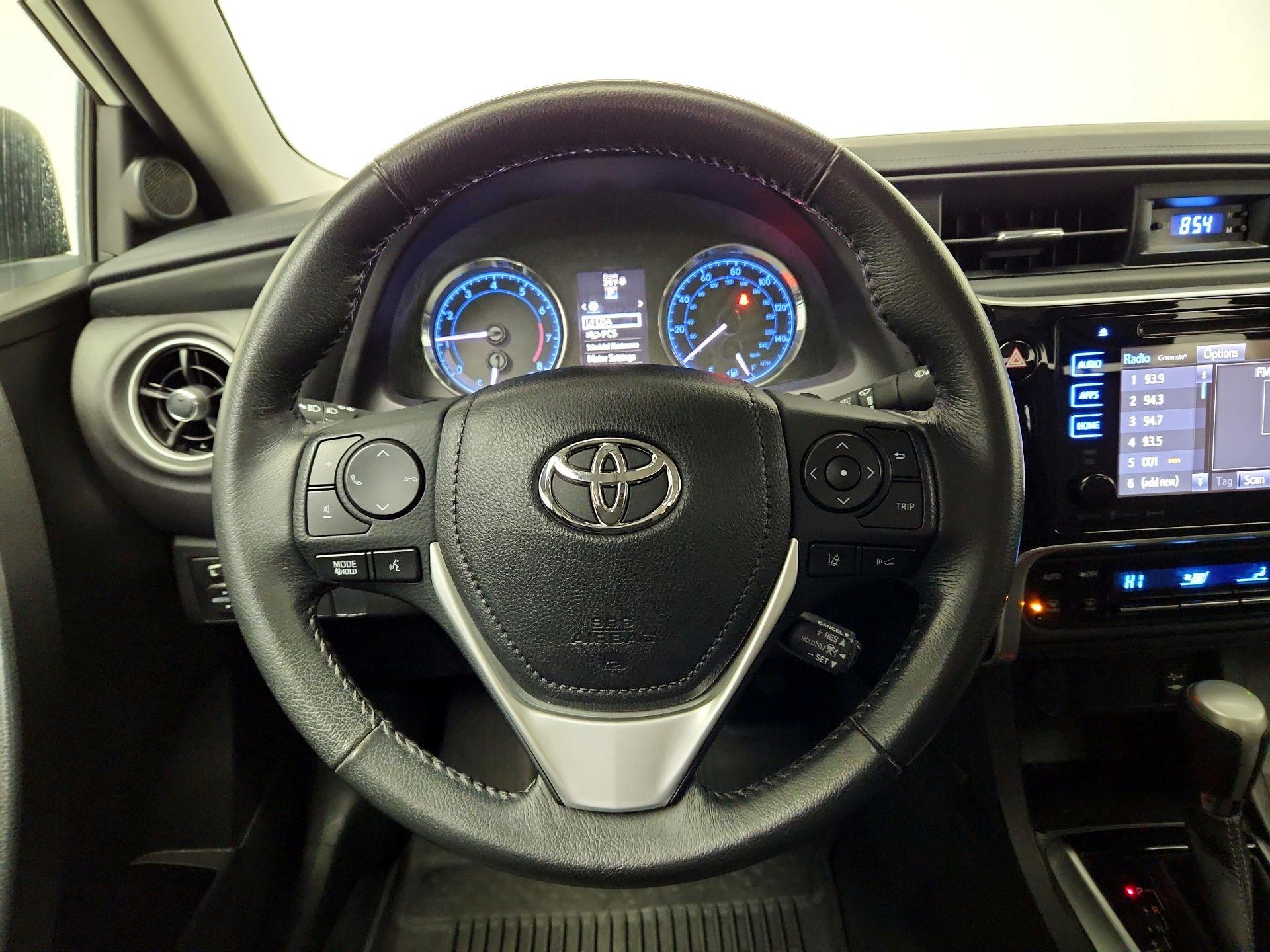 Thumbnail: 2017 Toyota Corolla - 10