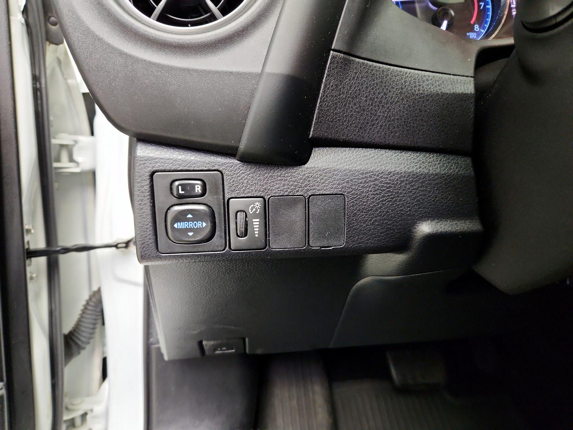 Thumbnail: 2017 Toyota Corolla - 13