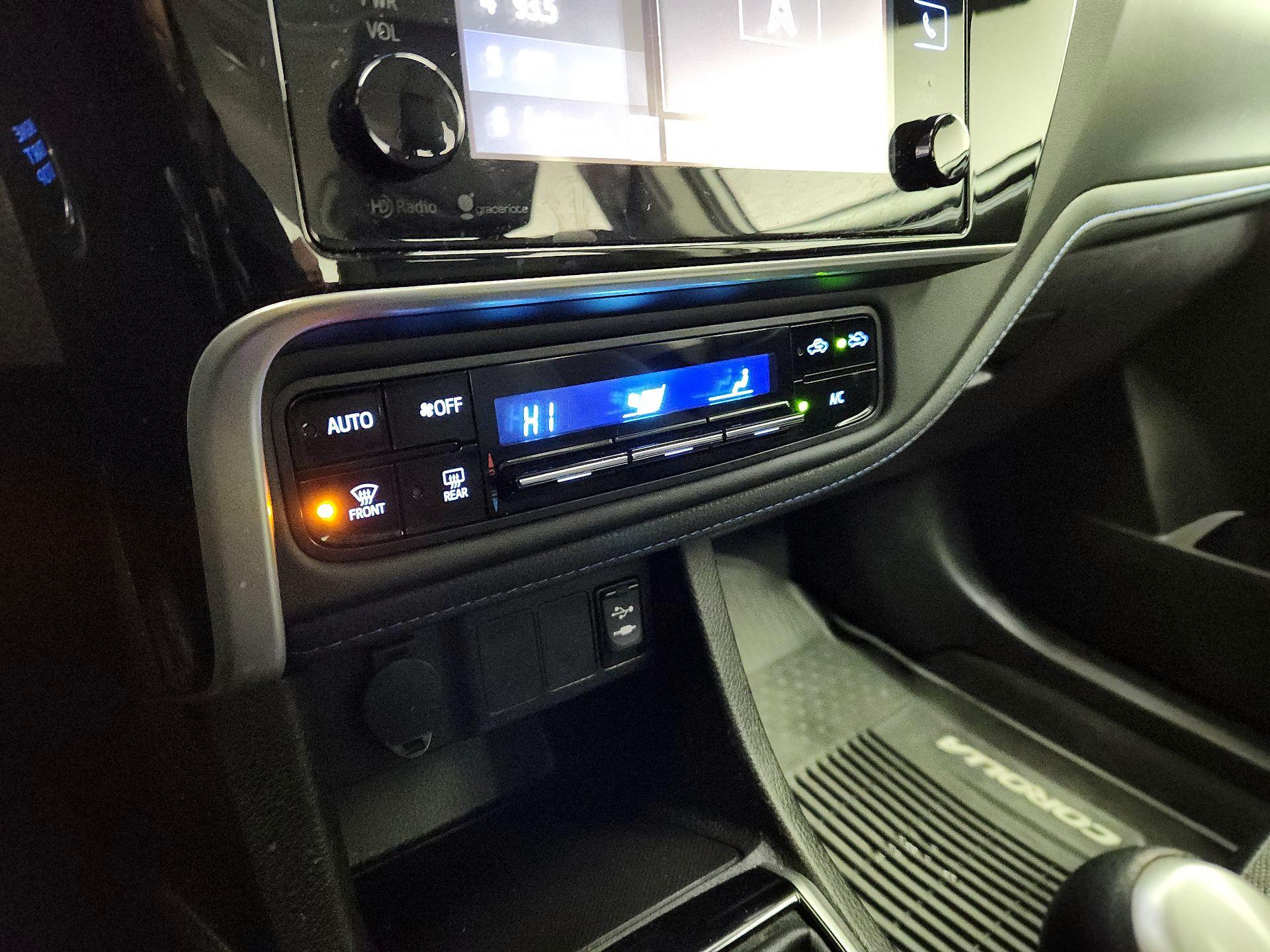 Thumbnail: 2017 Toyota Corolla - 16