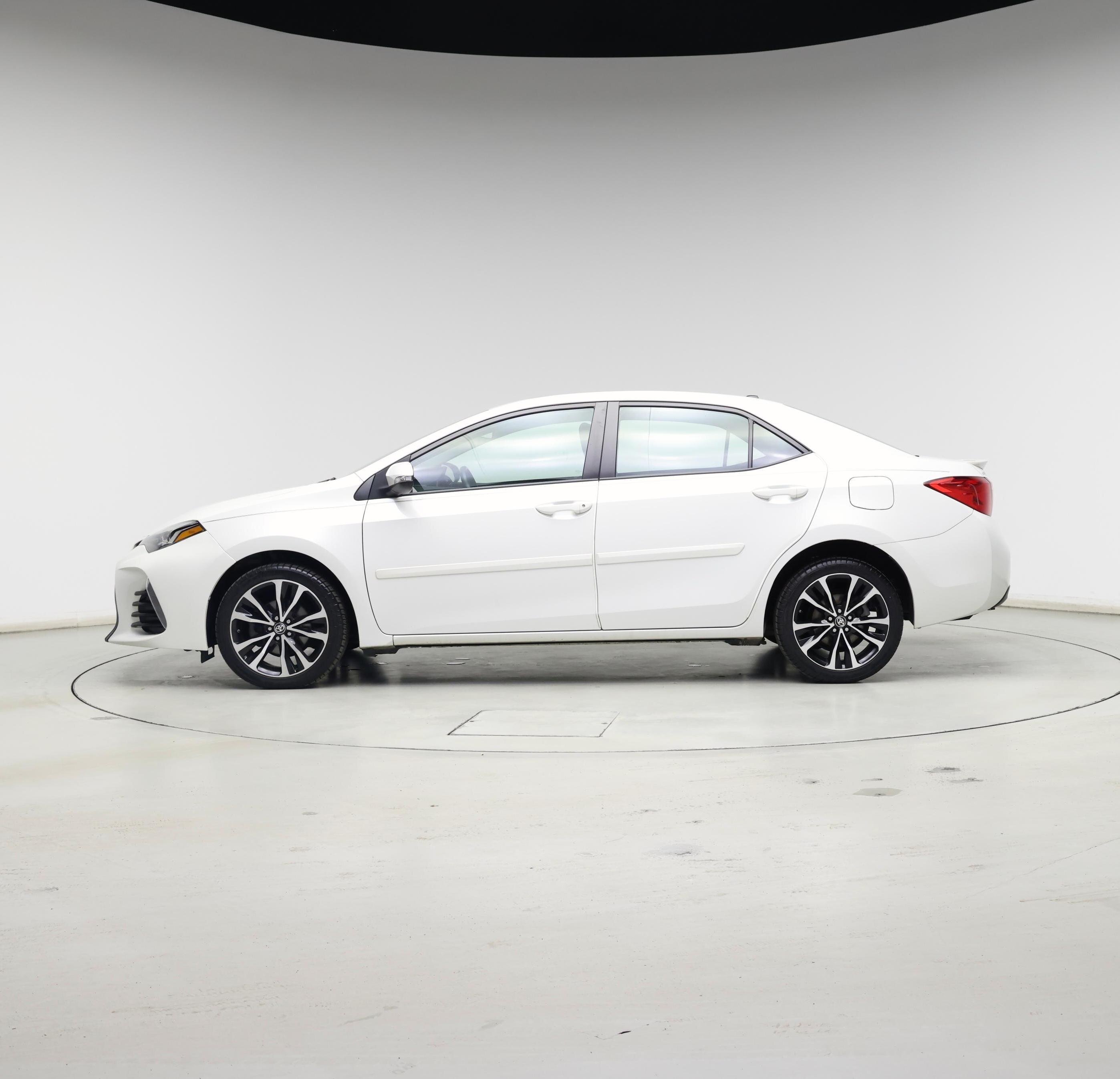 Thumbnail: 2017 Toyota Corolla - 3