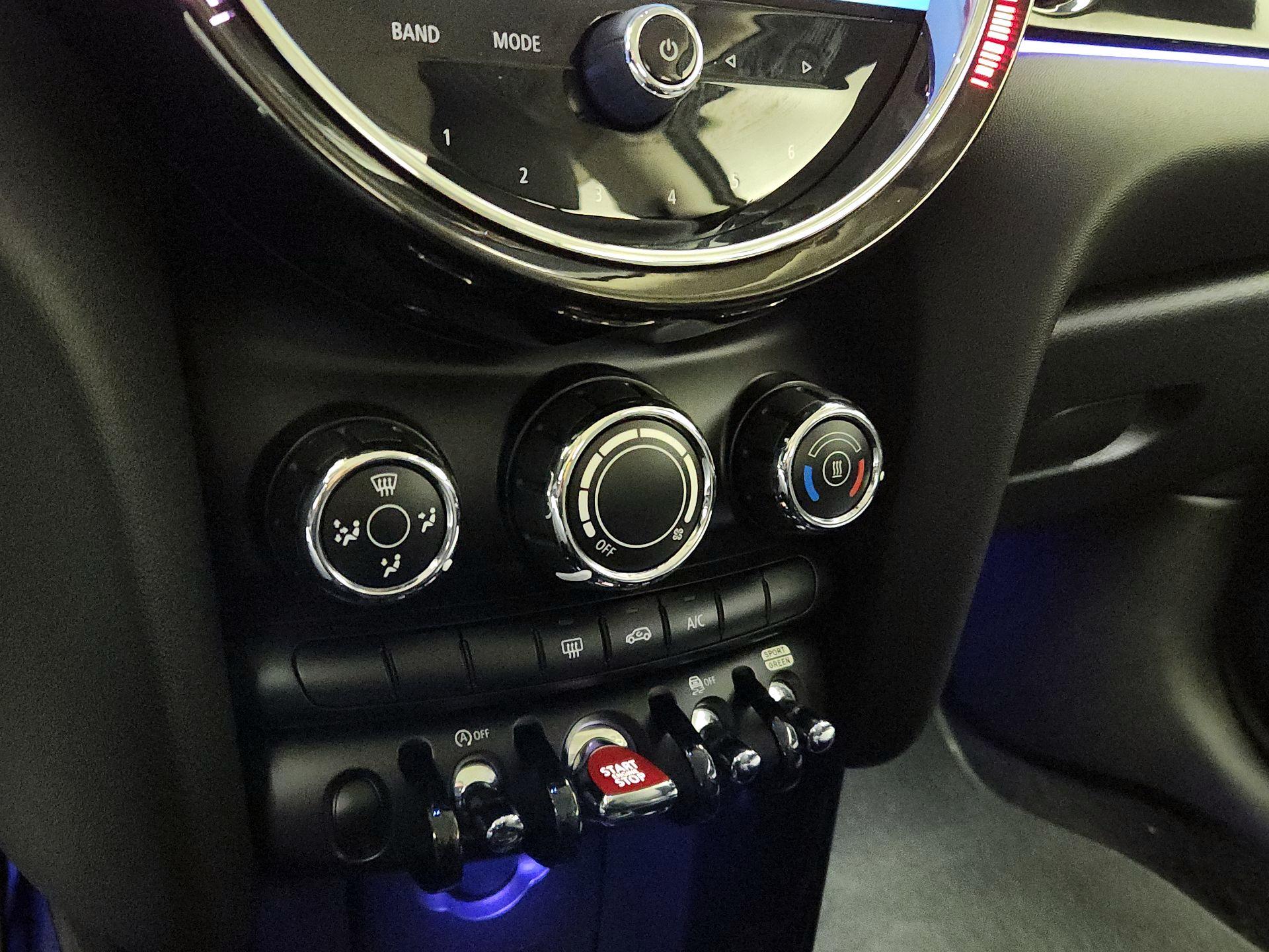 Thumbnail: 2022 MINI Cooper Hardtop - 16