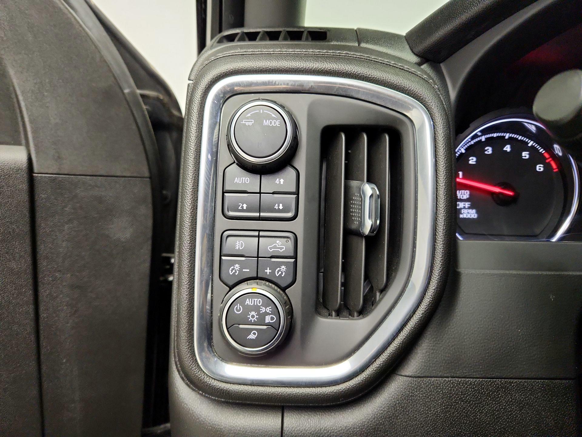 Thumbnail: 2020 Chevrolet Silverado 1500 - 13