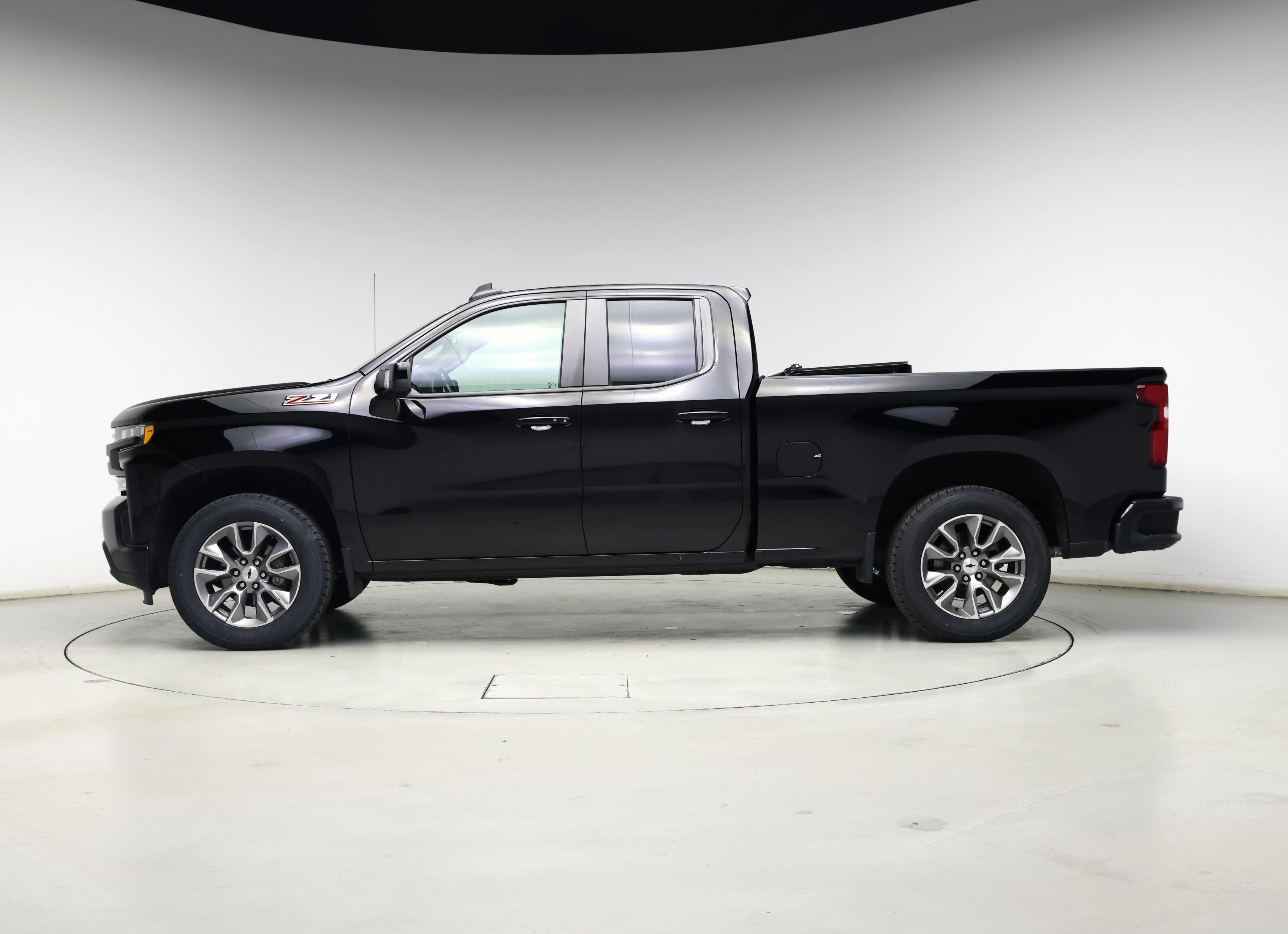 Thumbnail: 2020 Chevrolet Silverado 1500 - 3