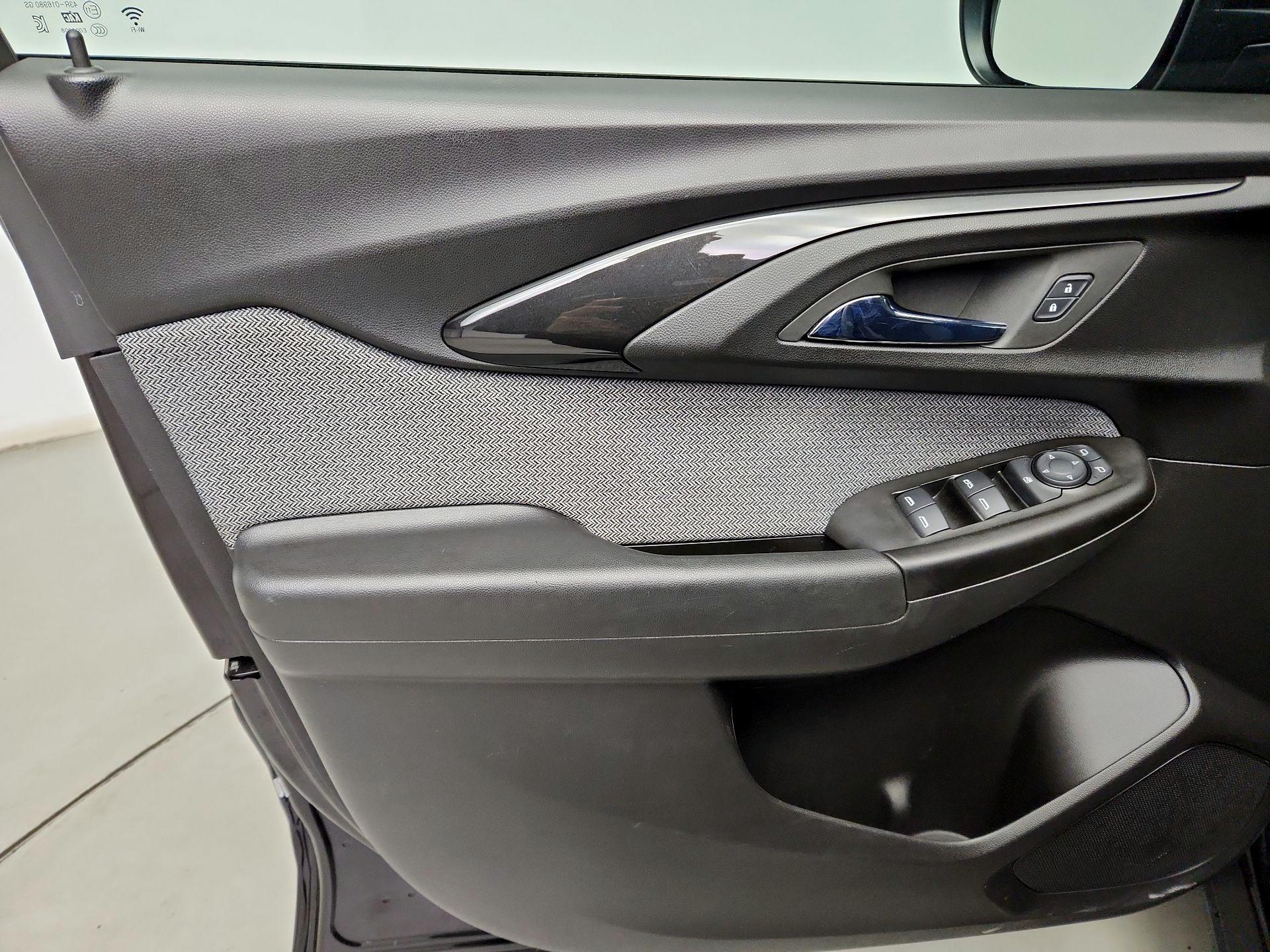 Thumbnail: 2023 Chevrolet TrailBlazer - 12