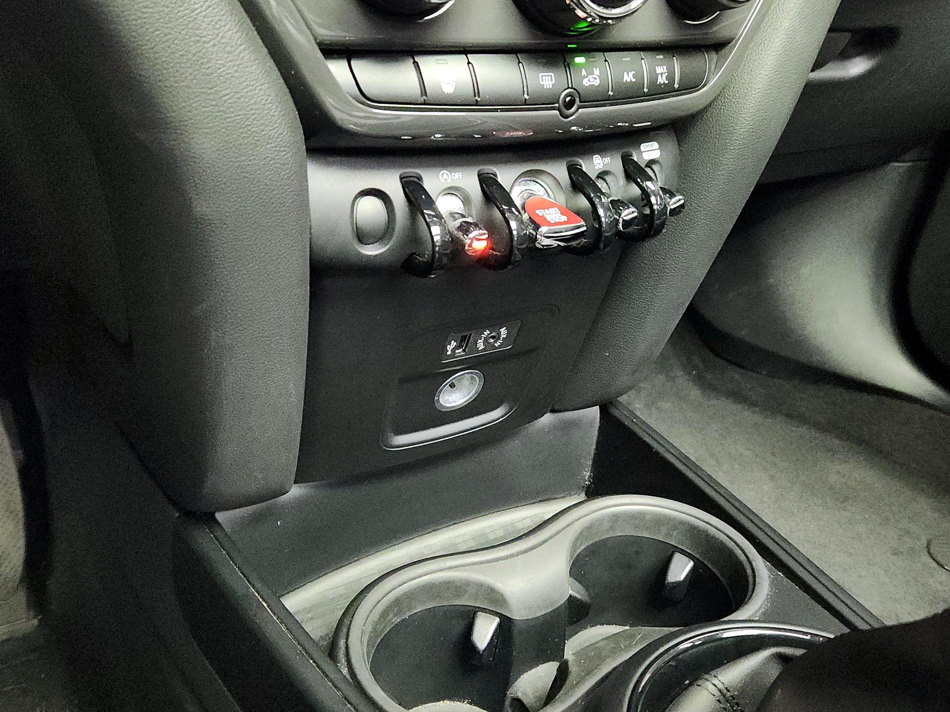 Thumbnail: 2018 MINI Cooper Countryman - 18