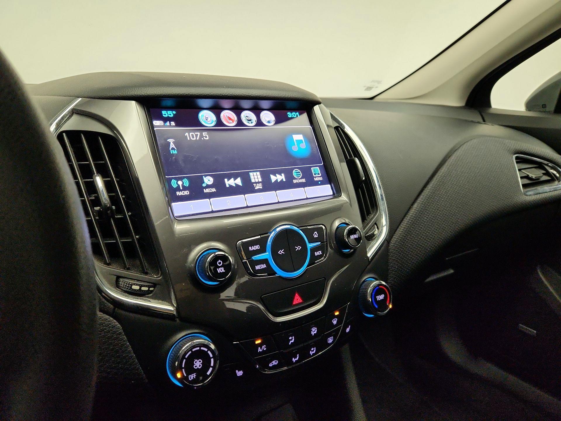 Thumbnail: 2018 Chevrolet Cruze - 15