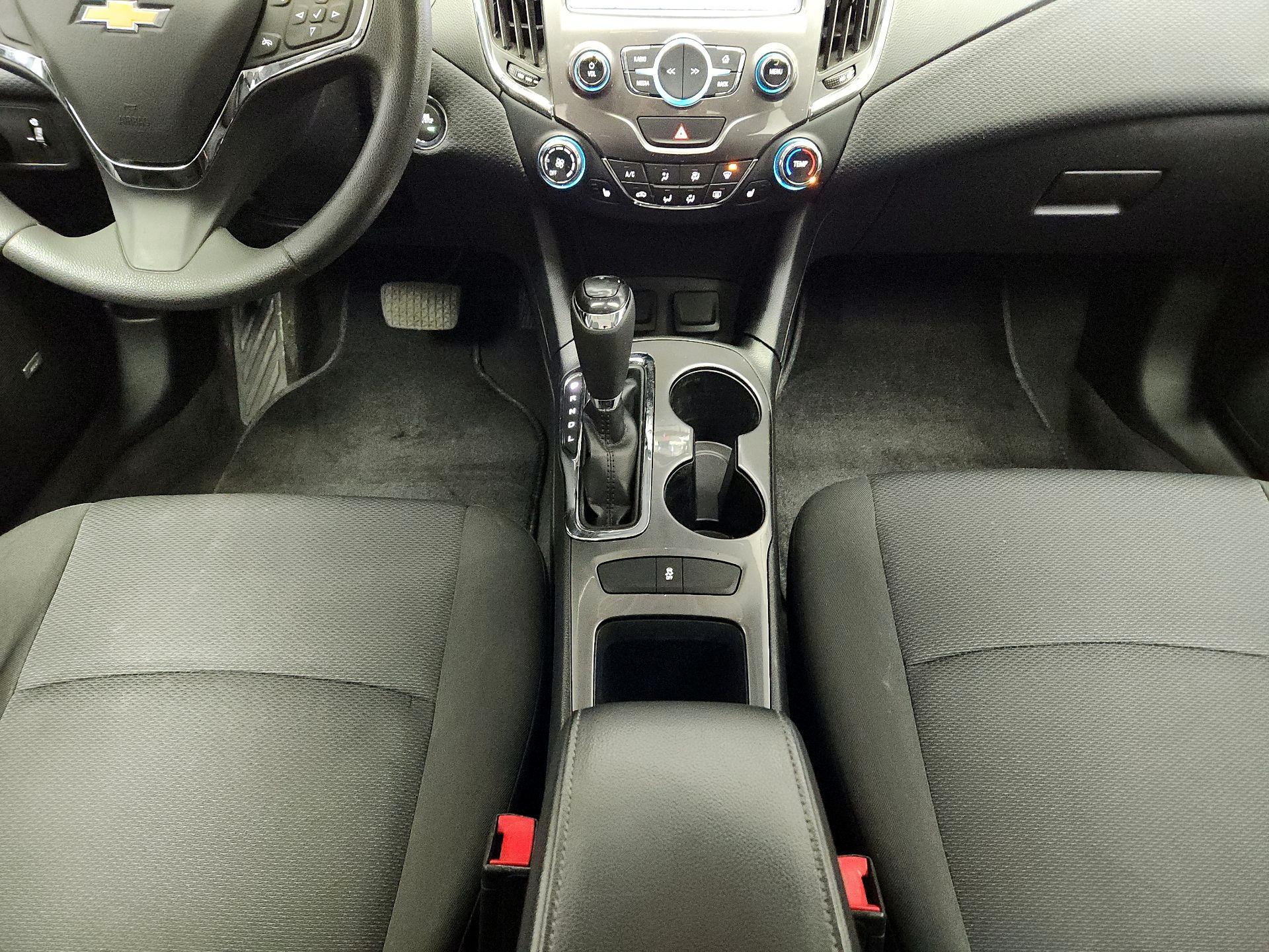 Thumbnail: 2018 Chevrolet Cruze - 17