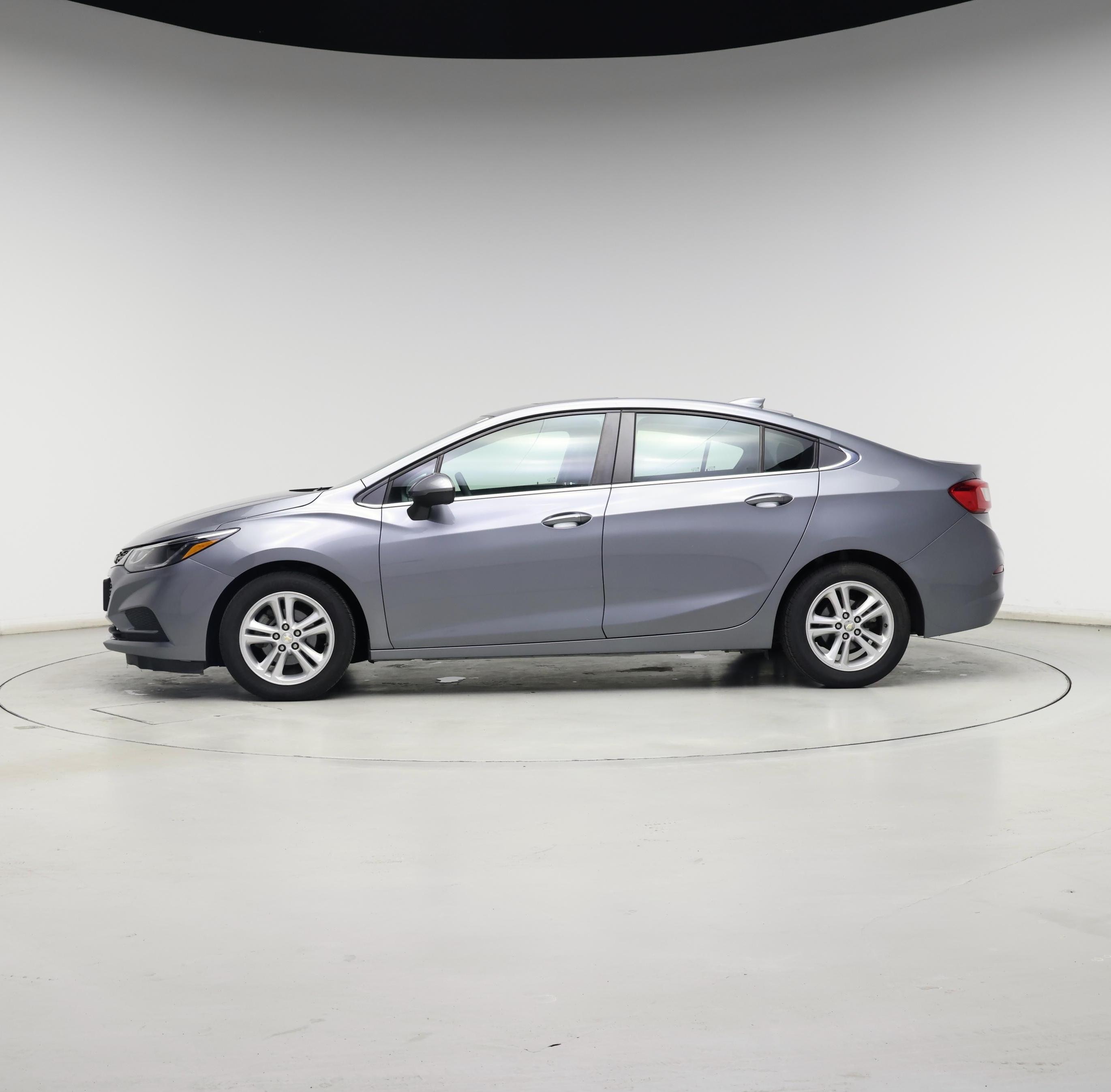 Thumbnail: 2018 Chevrolet Cruze - 3