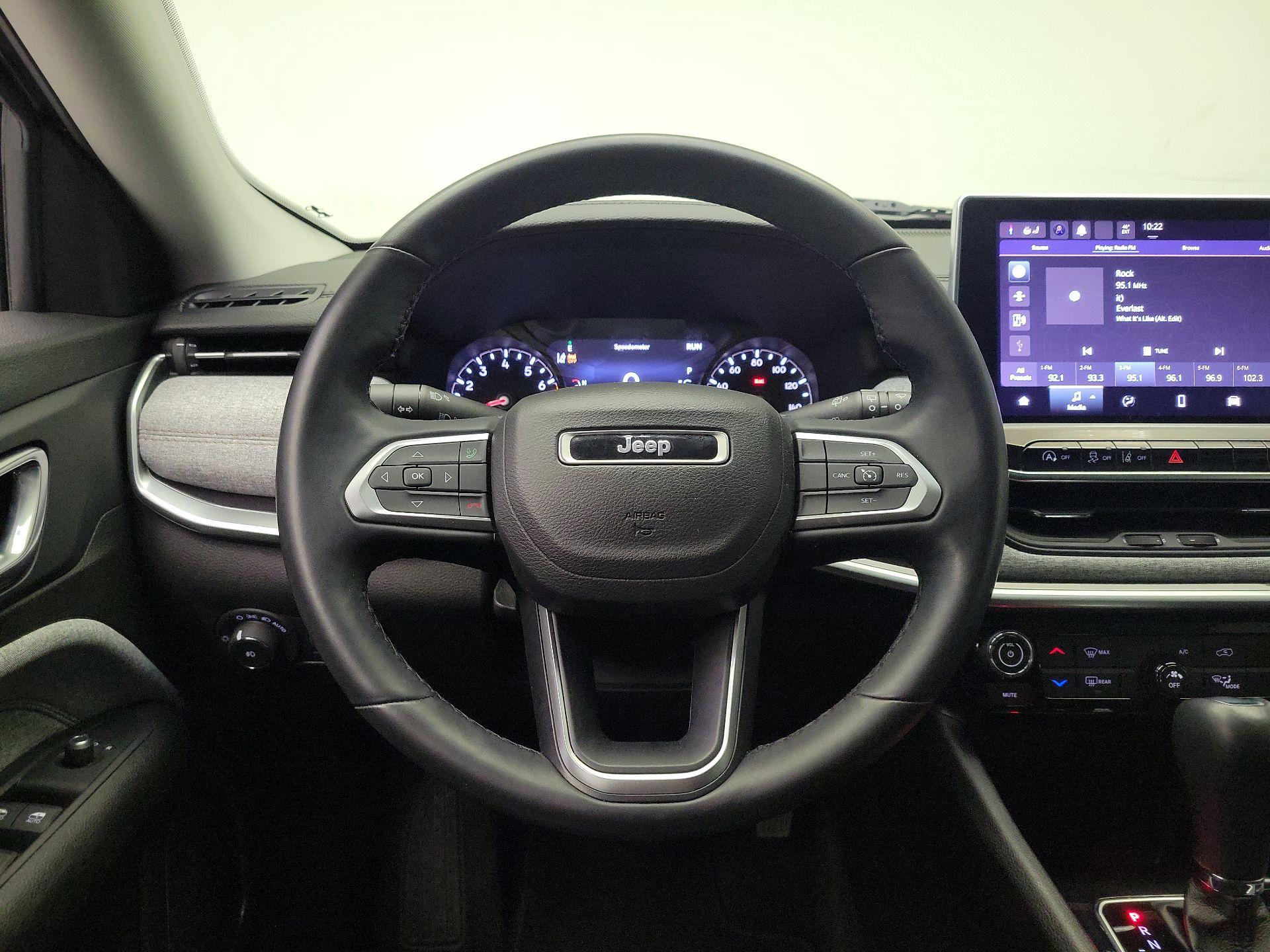 Thumbnail: 2022 Jeep Compass - 10