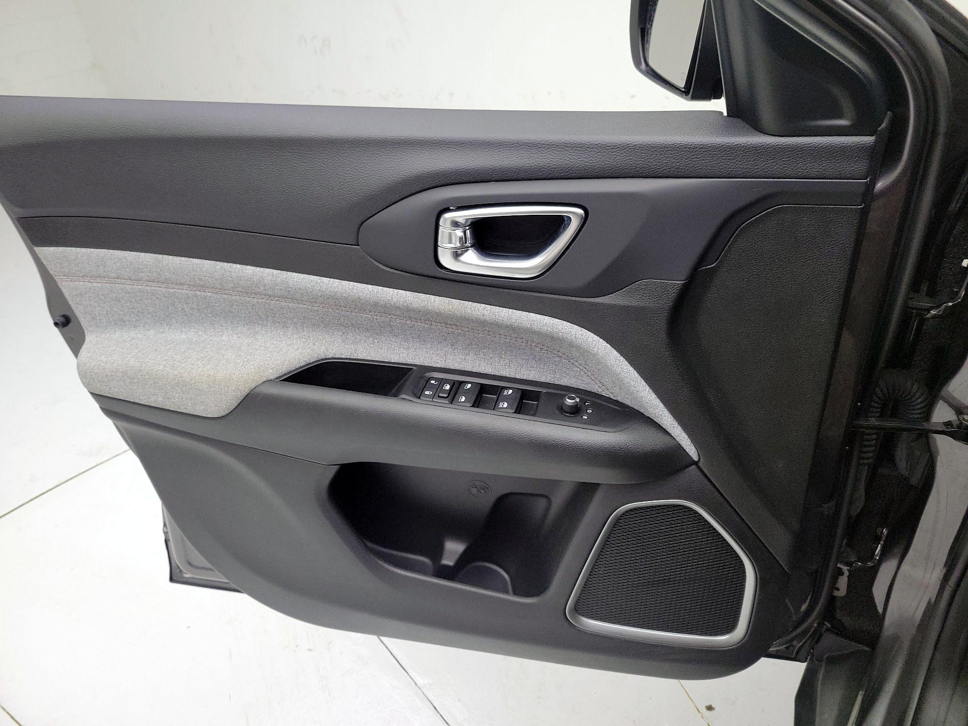 Thumbnail: 2022 Jeep Compass - 12