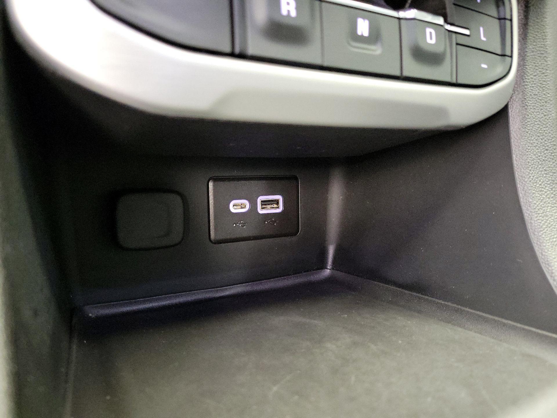 Thumbnail: 2023 GMC Acadia - 18