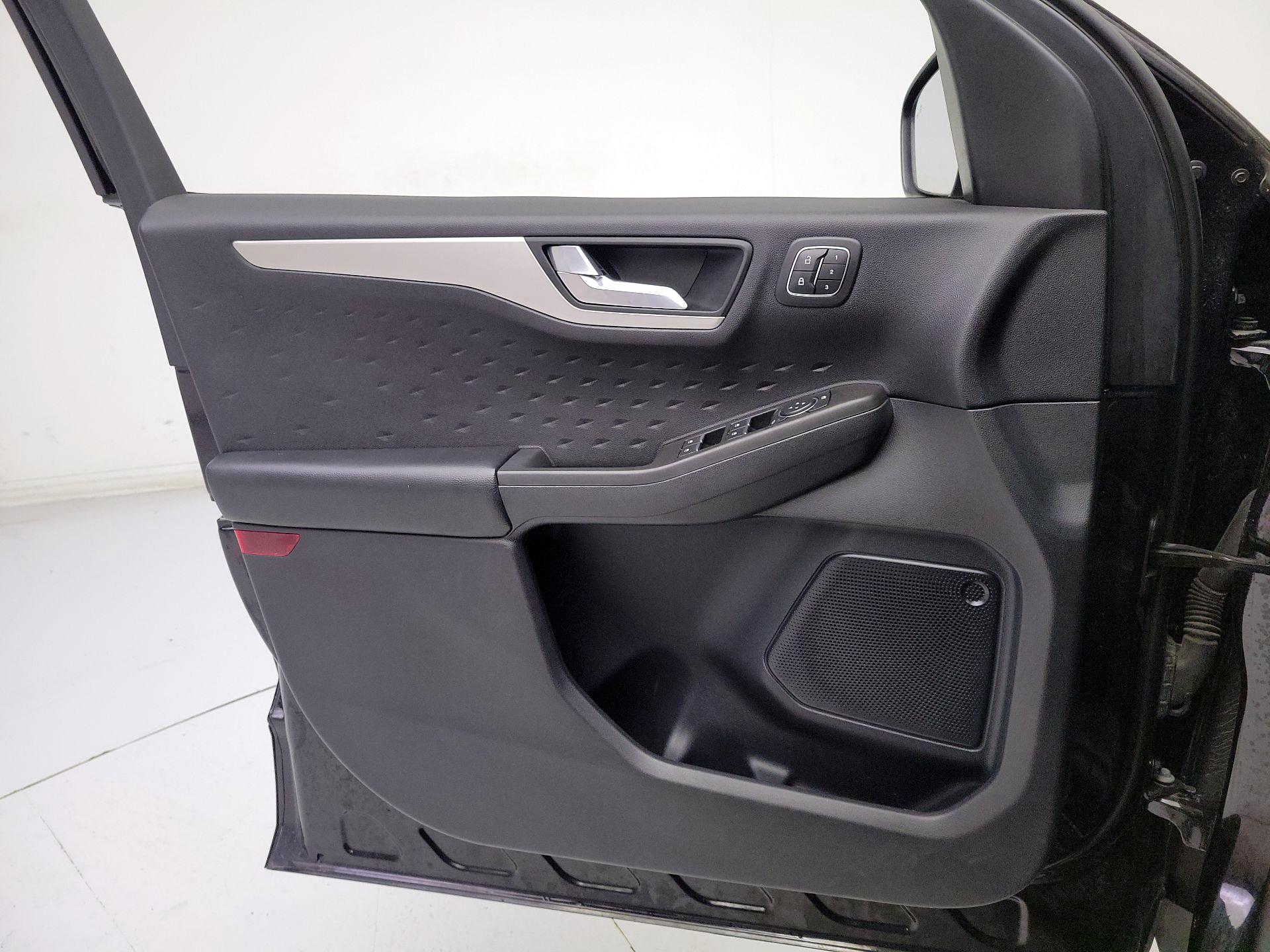 Thumbnail: 2020 Ford Escape - 12