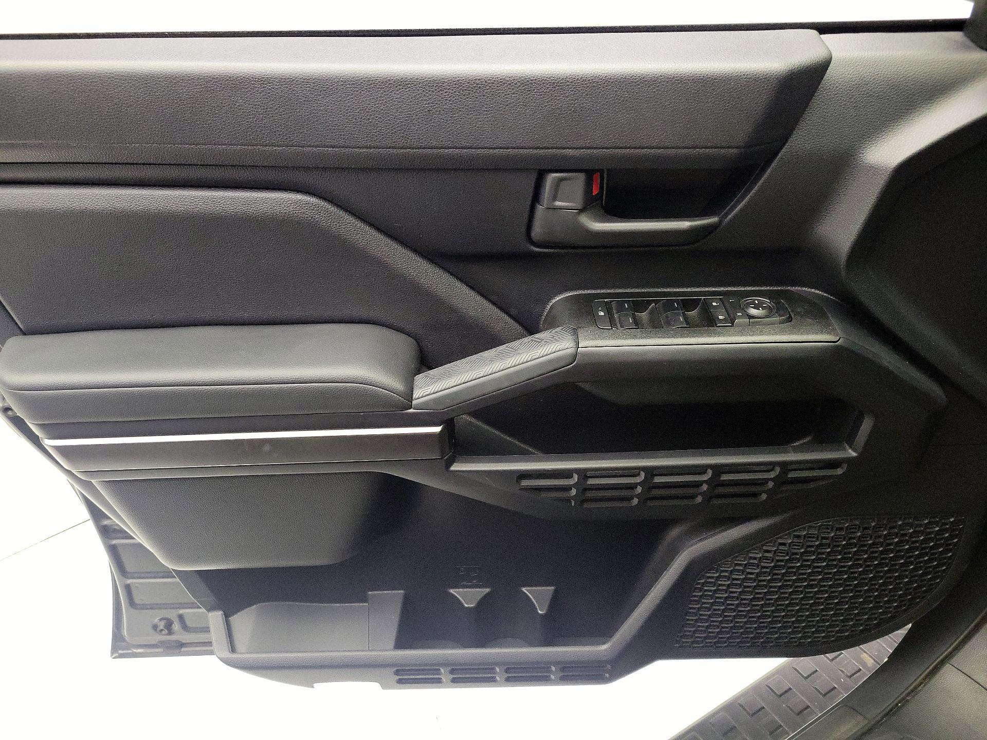 Thumbnail: 2025 Toyota 4Runner - 12