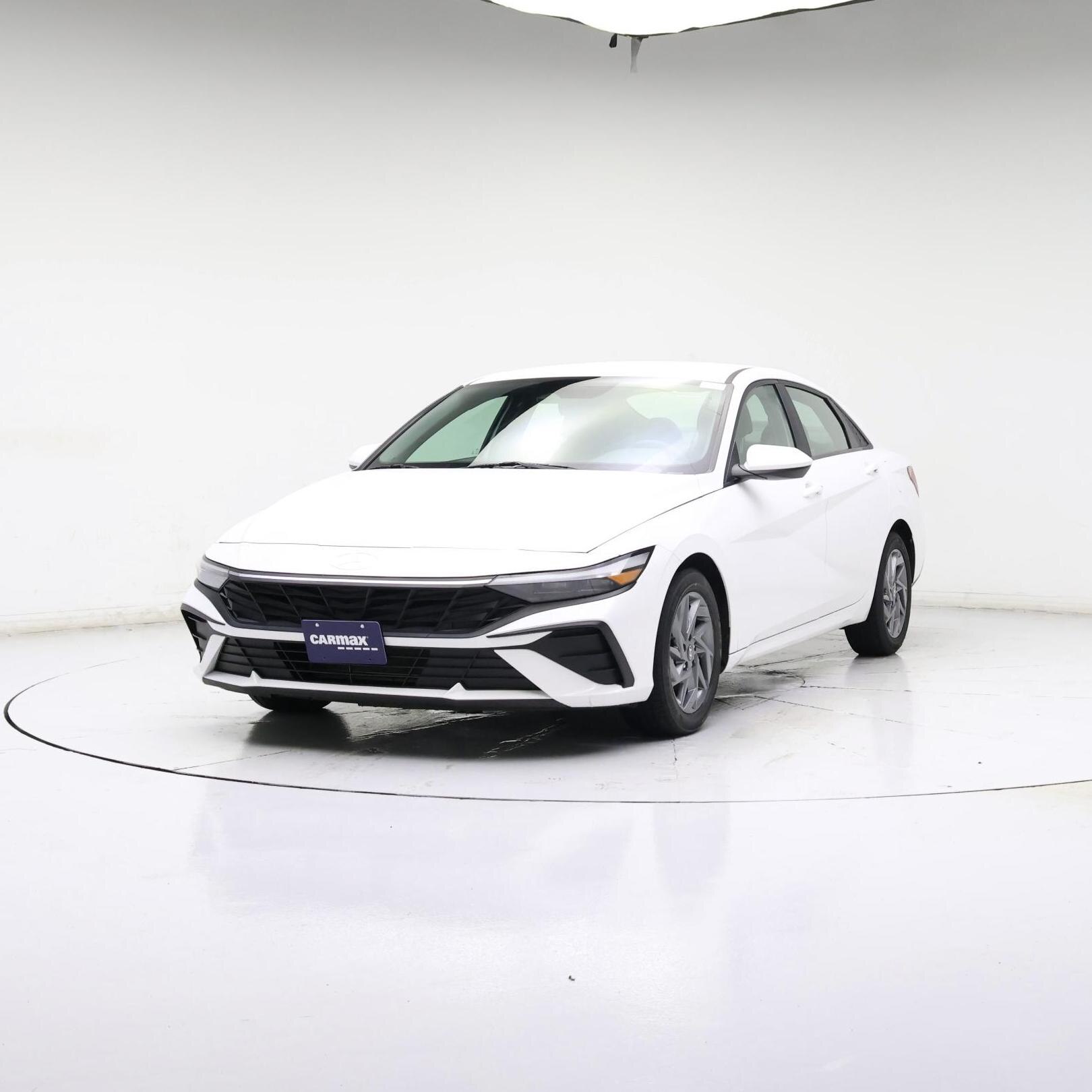 Thumbnail: 2024 Hyundai Elantra - 4