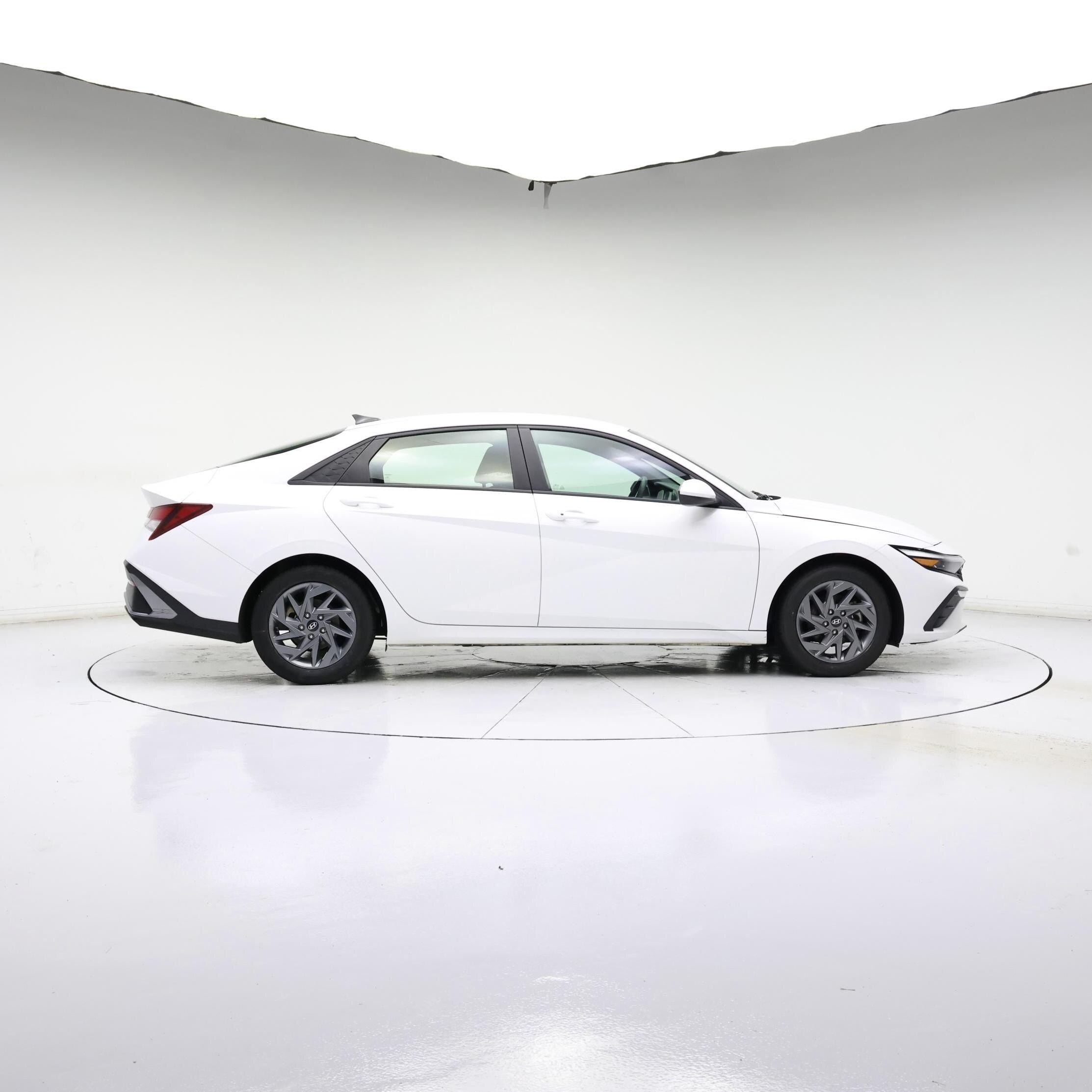 Thumbnail: 2024 Hyundai Elantra - 7