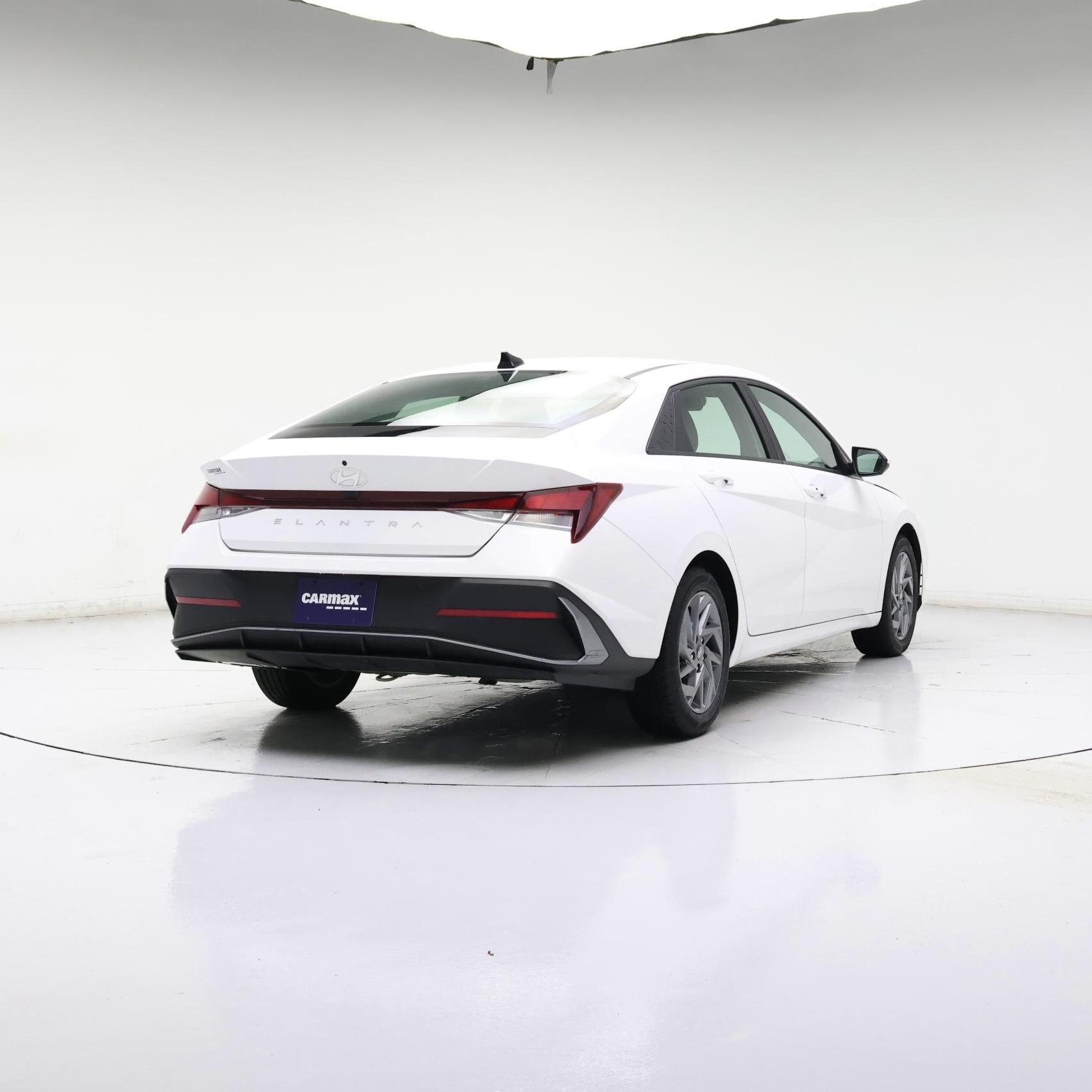 Thumbnail: 2024 Hyundai Elantra - 8