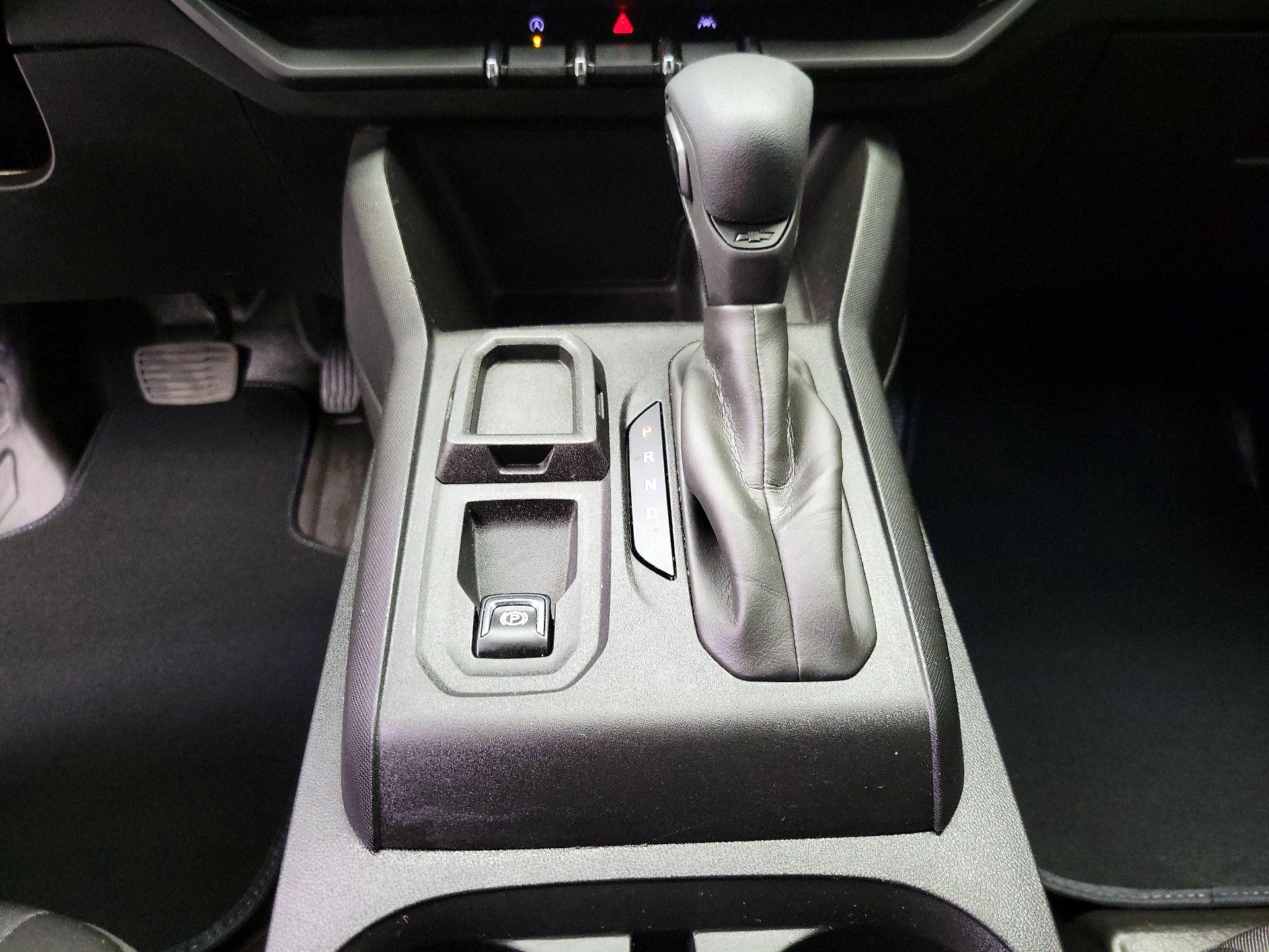 Thumbnail: 2023 Chevrolet Colorado - 16