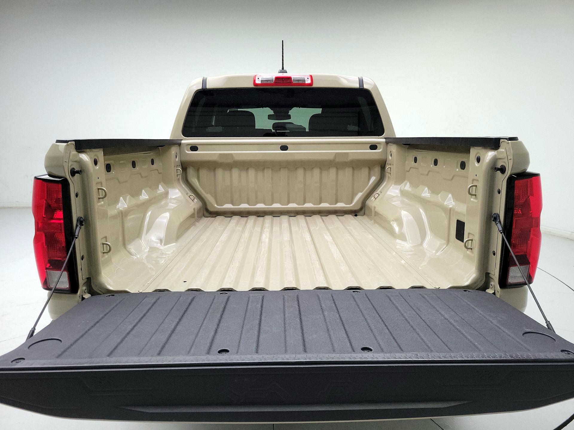 Thumbnail: 2023 Chevrolet Colorado - 19