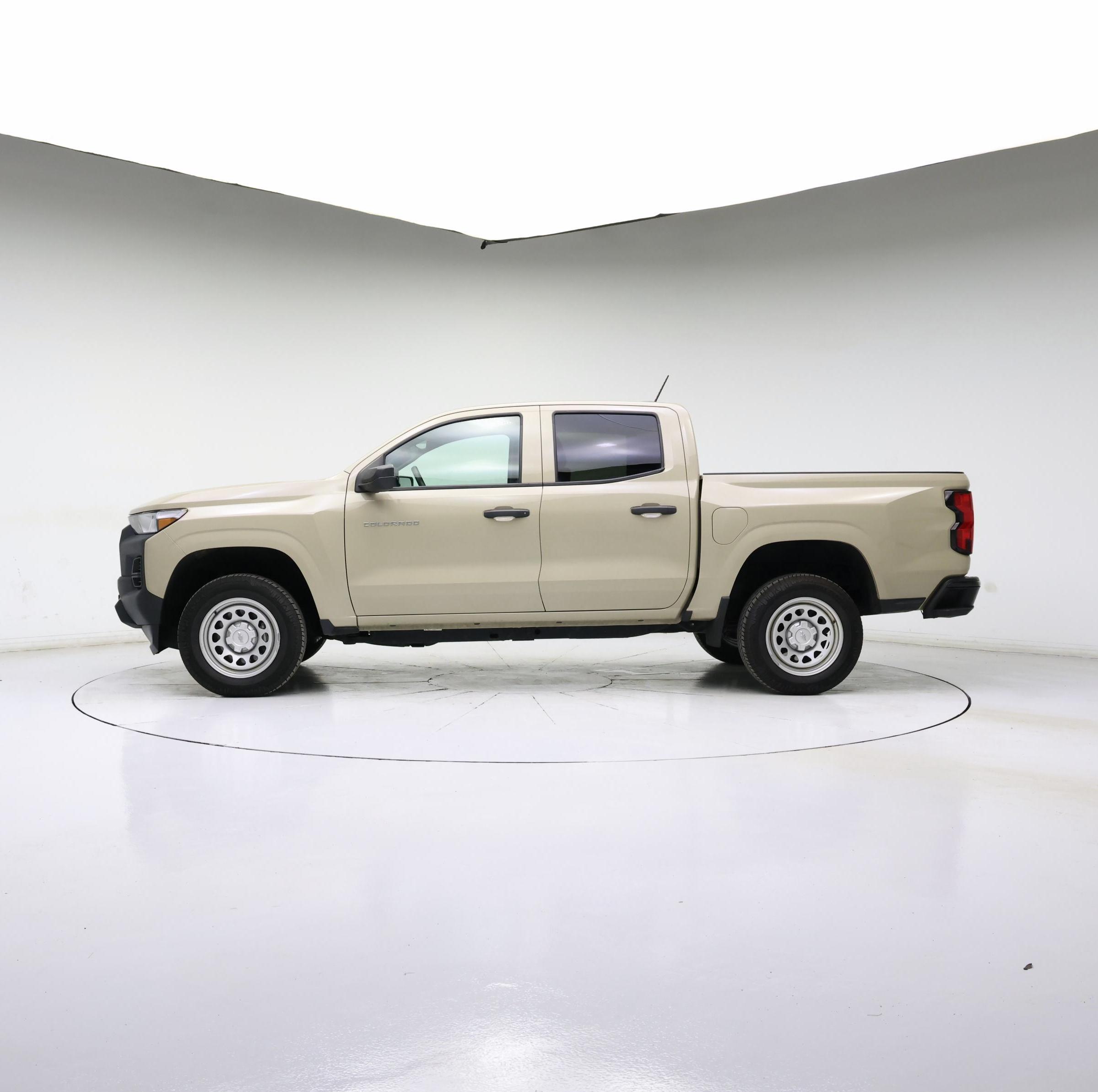 Thumbnail: 2023 Chevrolet Colorado - 3