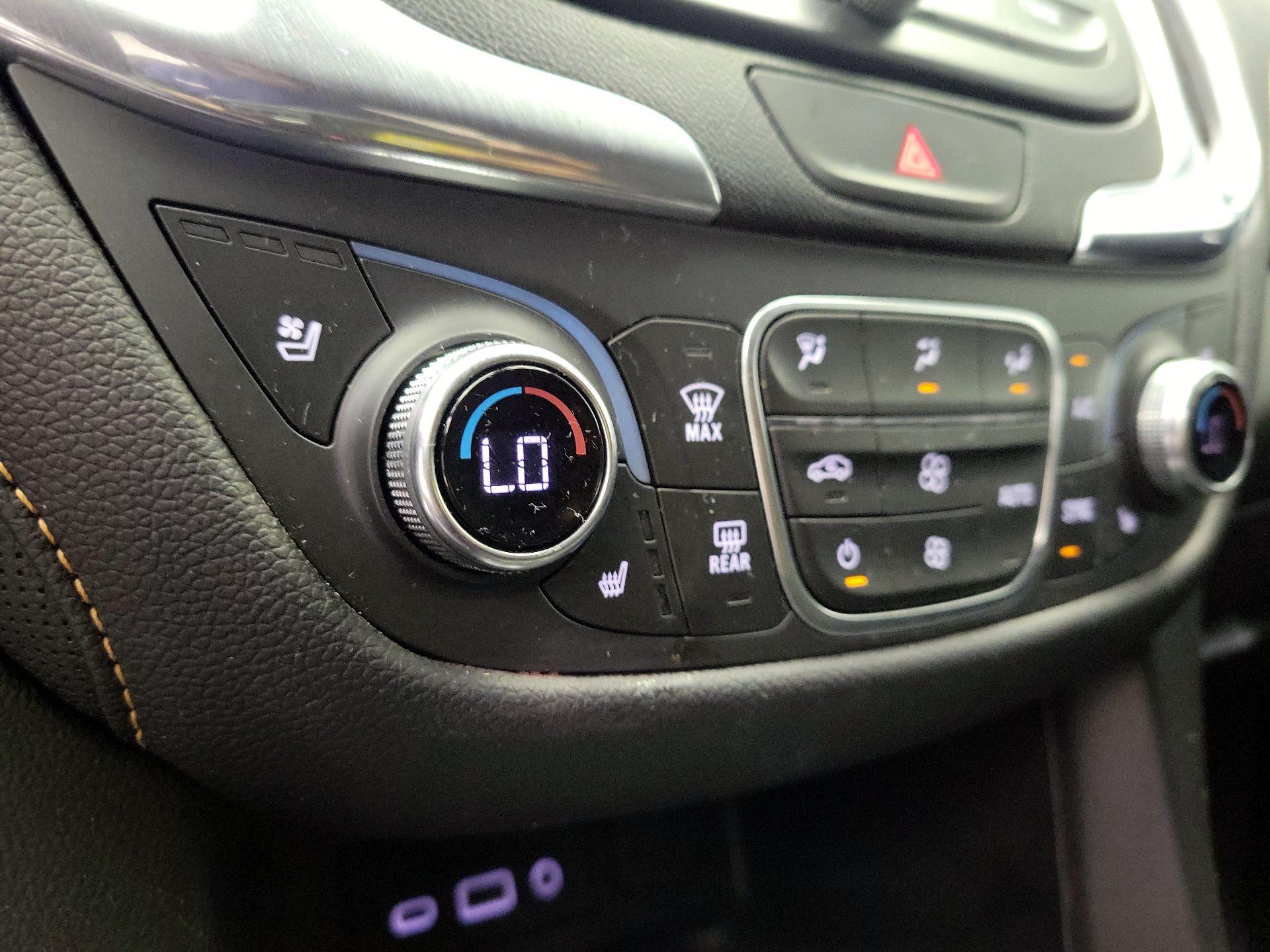 Thumbnail: 2020 Chevrolet Equinox - 17