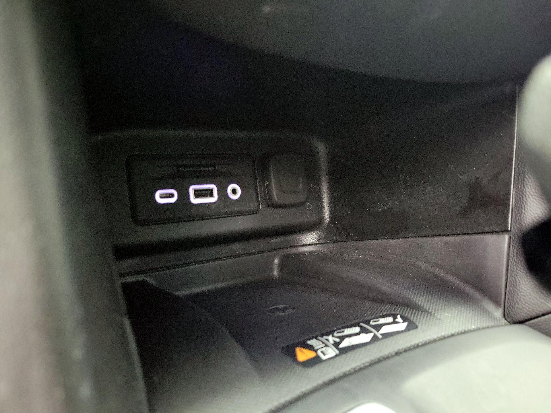 Thumbnail: 2020 Chevrolet Equinox - 19