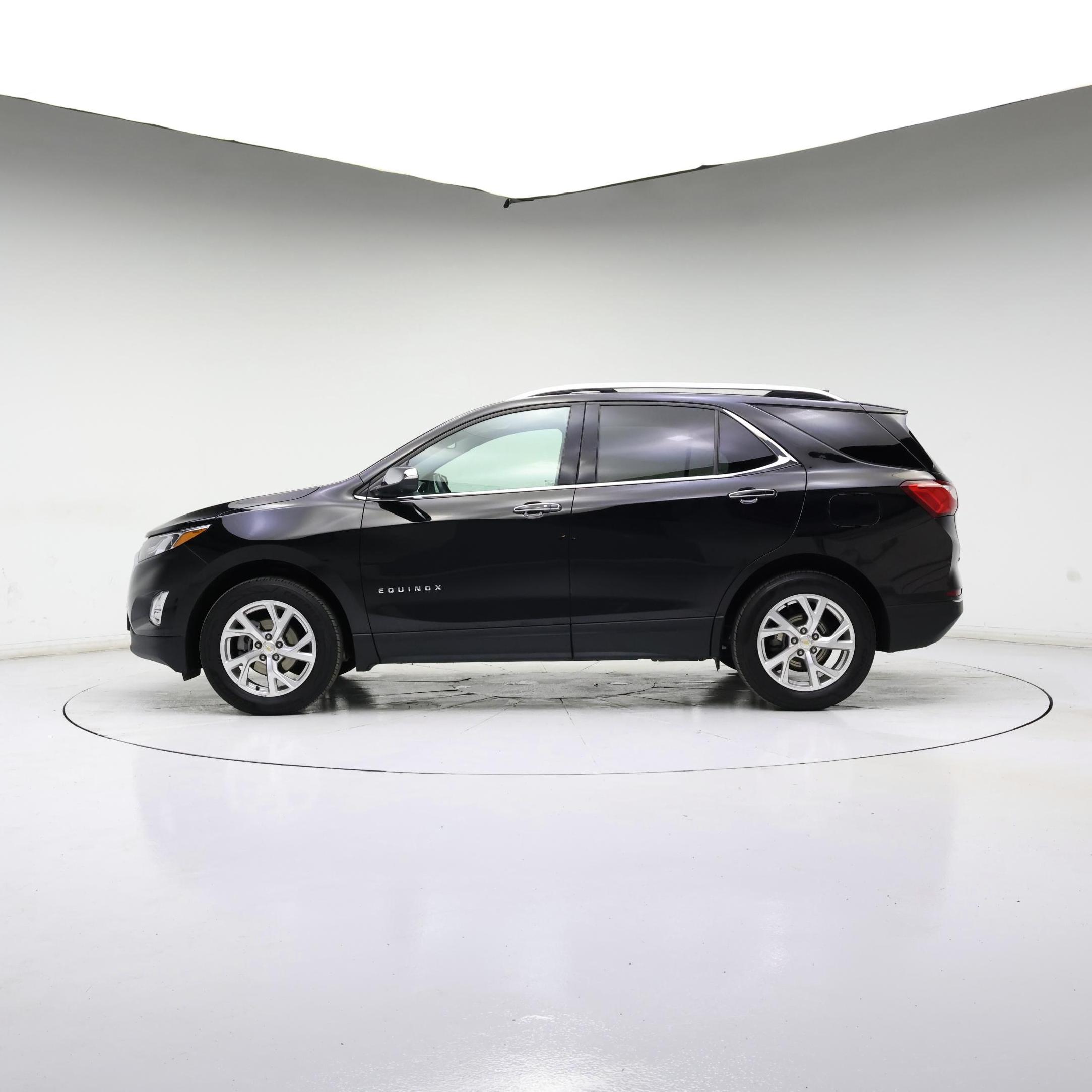 Thumbnail: 2020 Chevrolet Equinox - 3