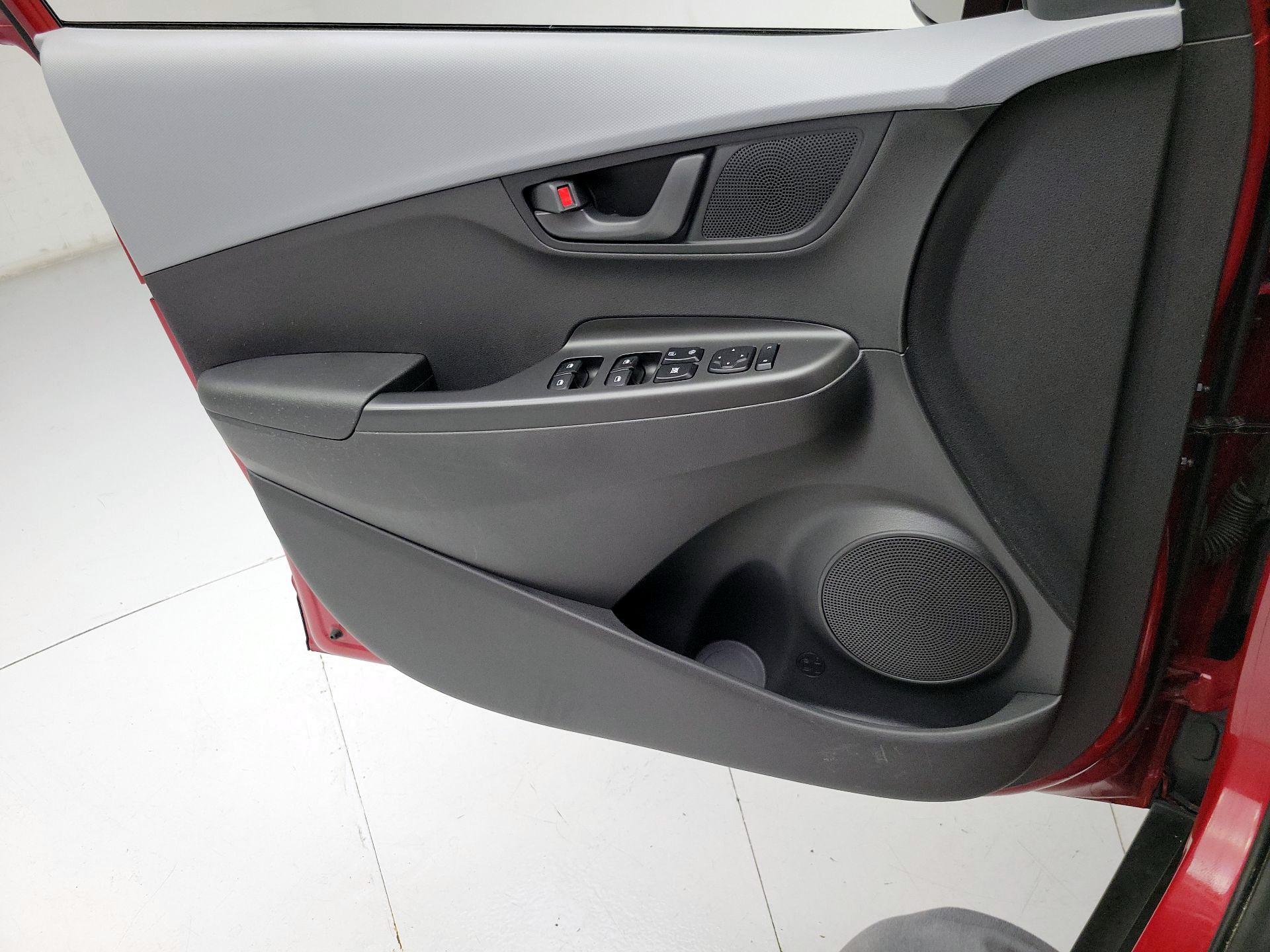 Thumbnail: 2021 Hyundai Kona - 12