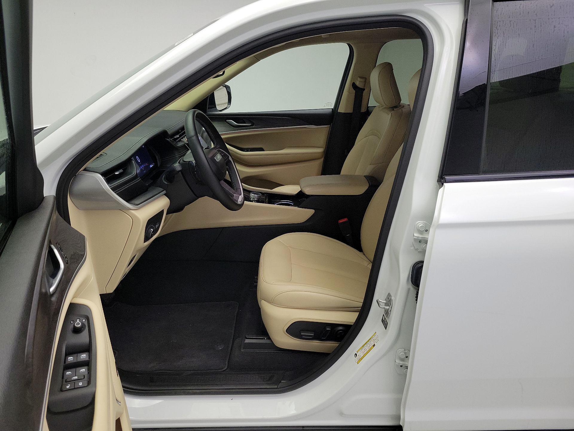 Thumbnail: 2021 Jeep Grand Cherokee L - 11