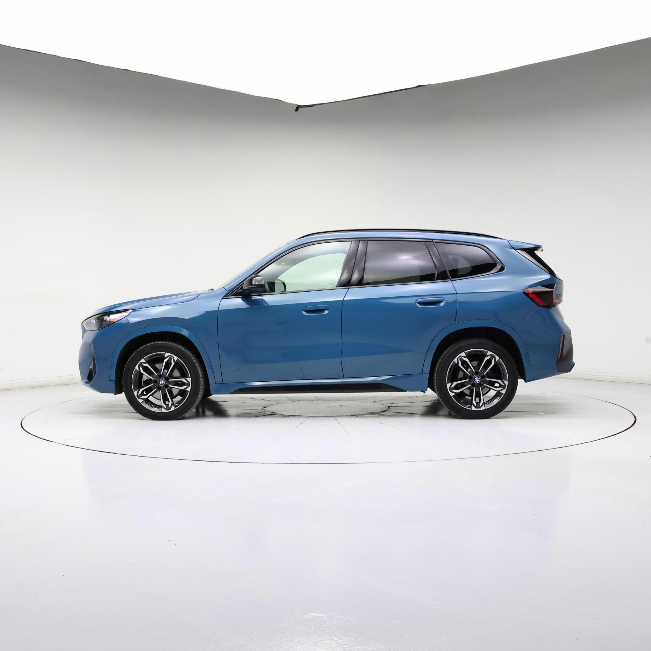 Thumbnail: 2023 BMW X1 - 7